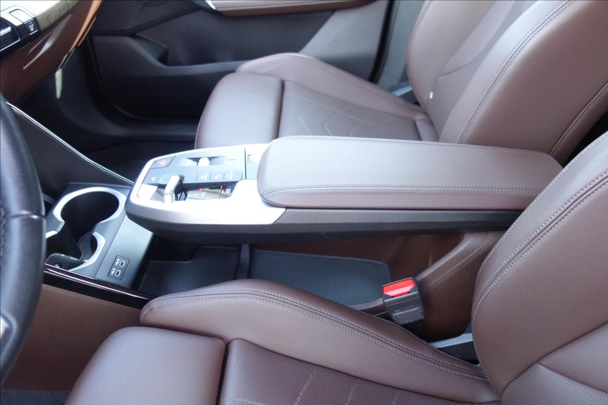 2022 BMW X1 - 11