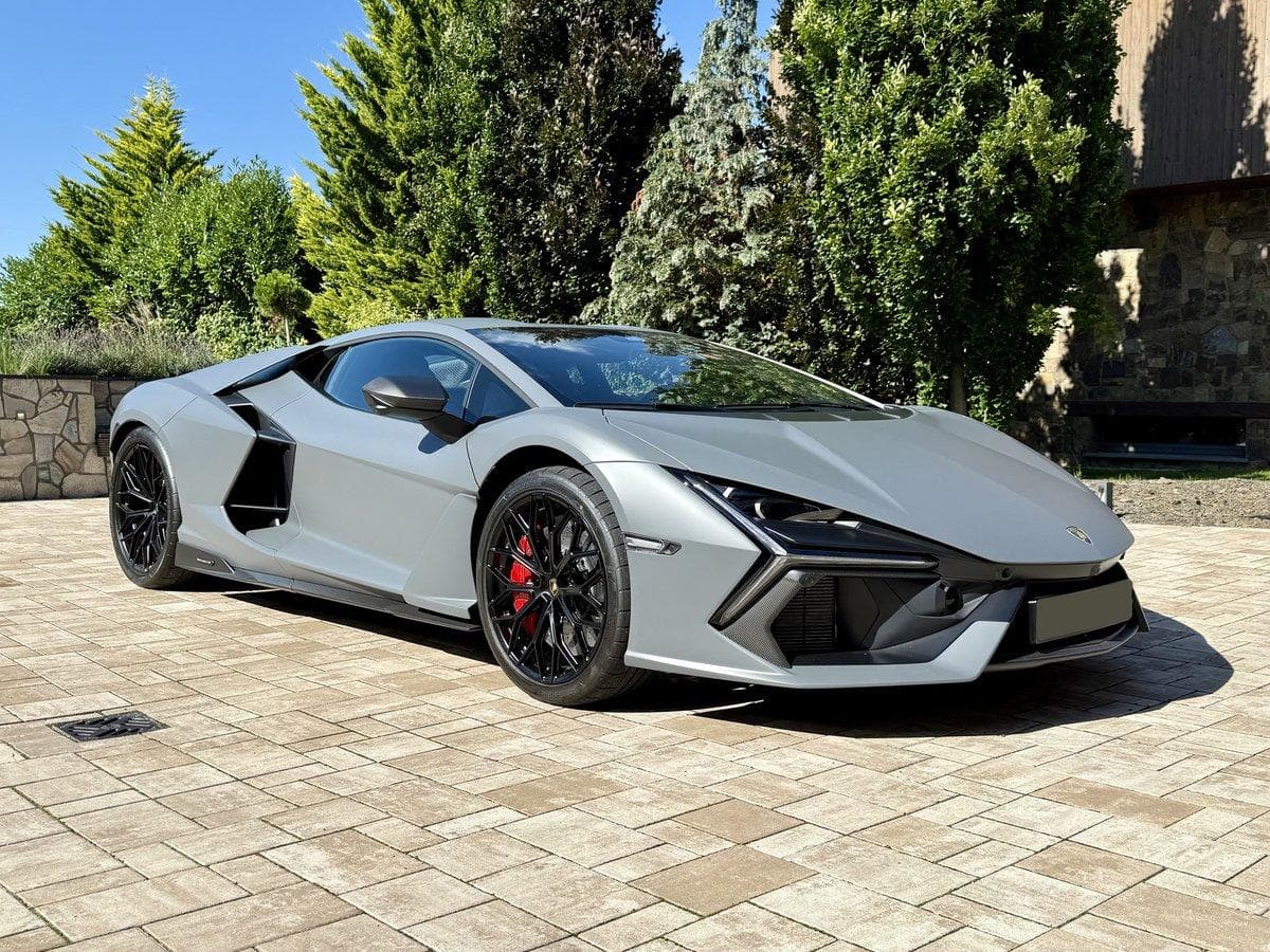 Lamborghini REVUELTO