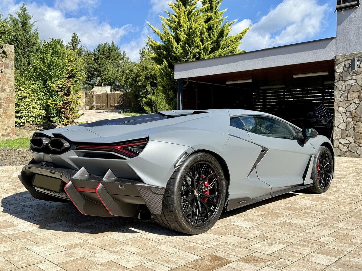 Lamborghini REVUELTO - 6