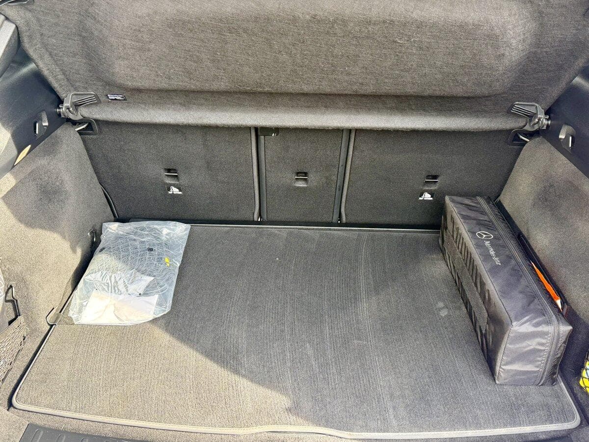 Mercedes-Benz Gla - 41