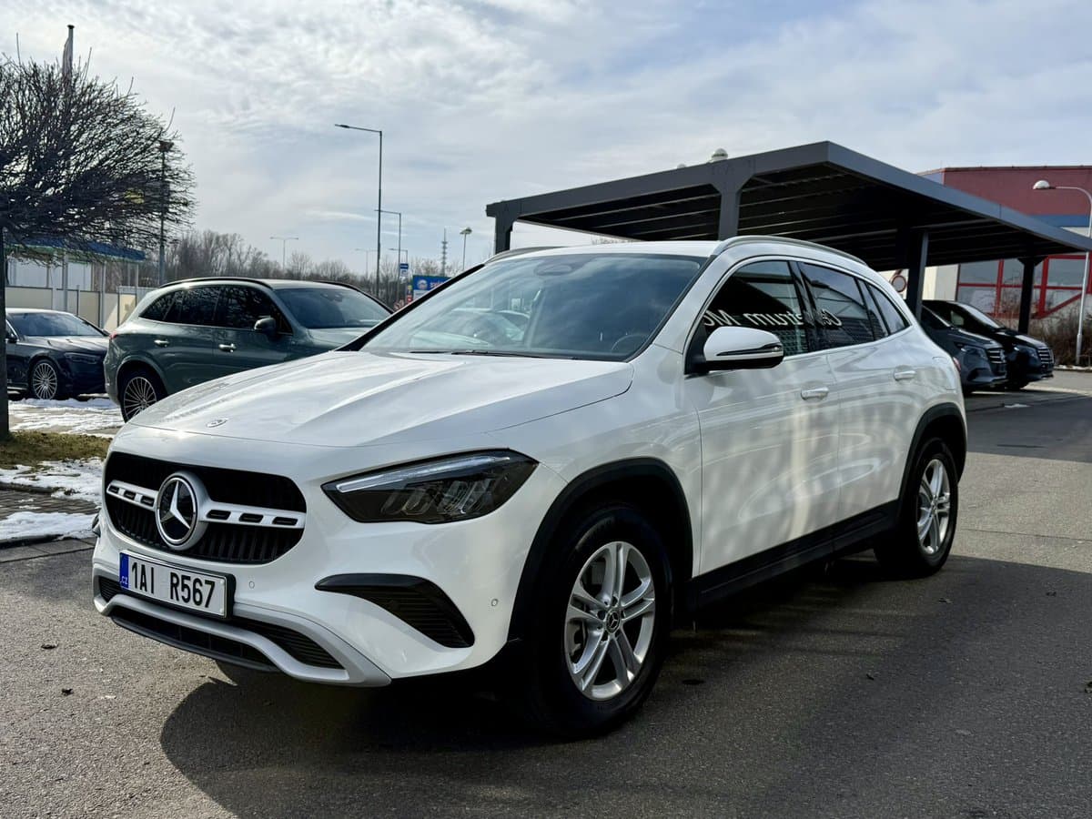 Mercedes-Benz Gla - 13