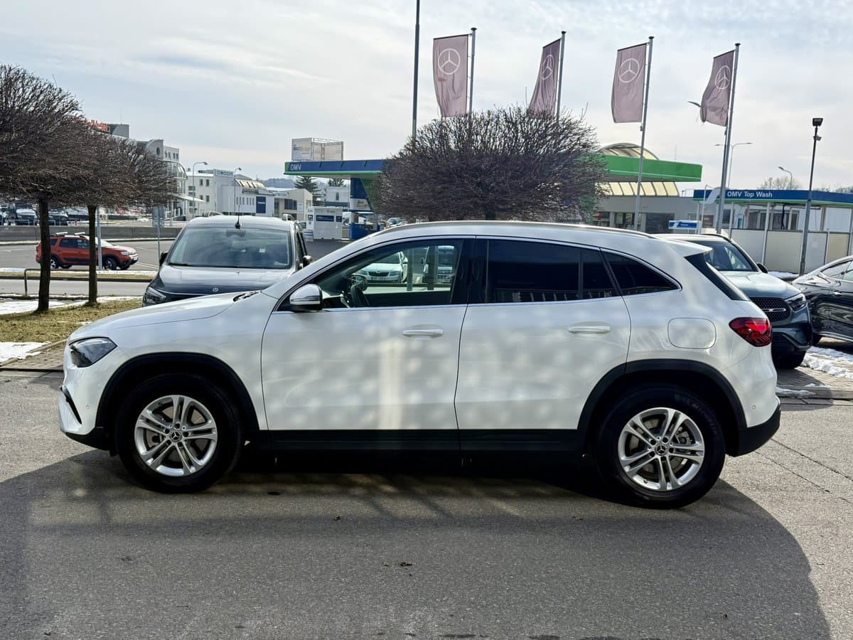 Mercedes-Benz Gla - 17