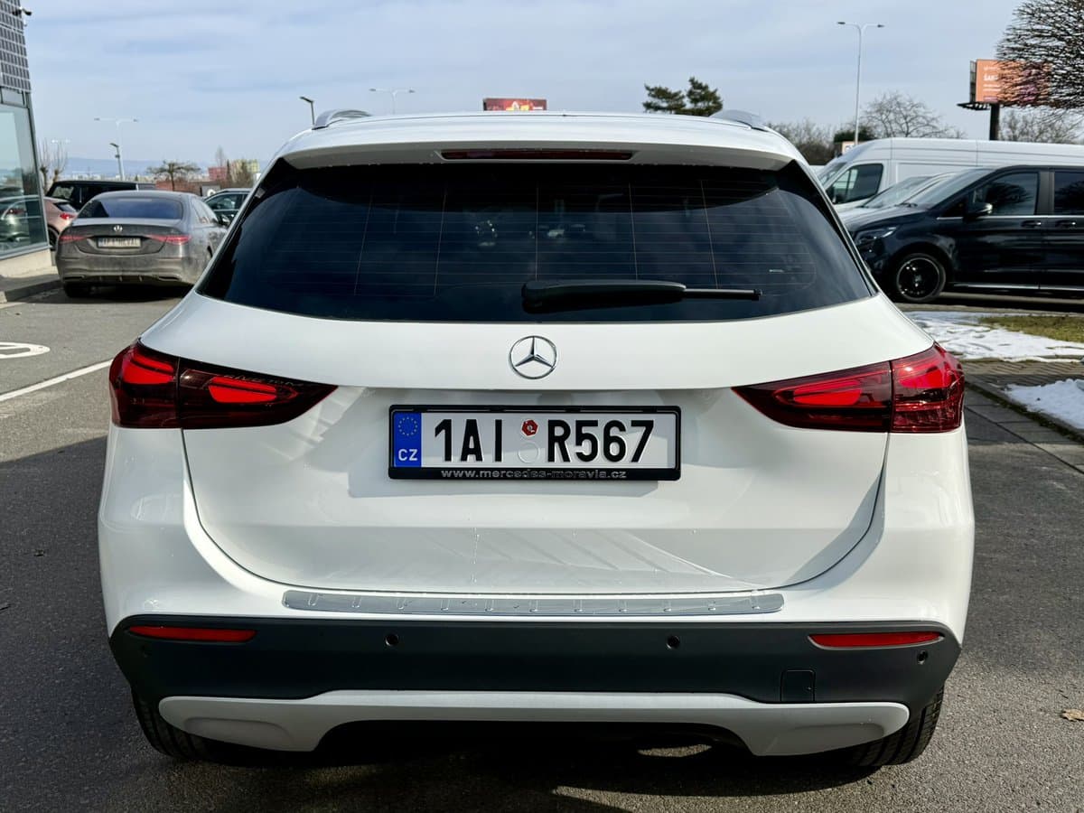 Mercedes-Benz Gla - 25