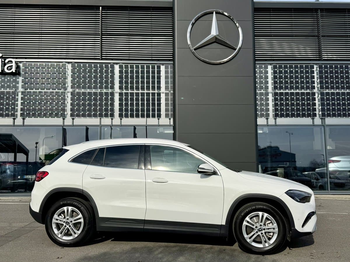 Mercedes-Benz Gla - 33