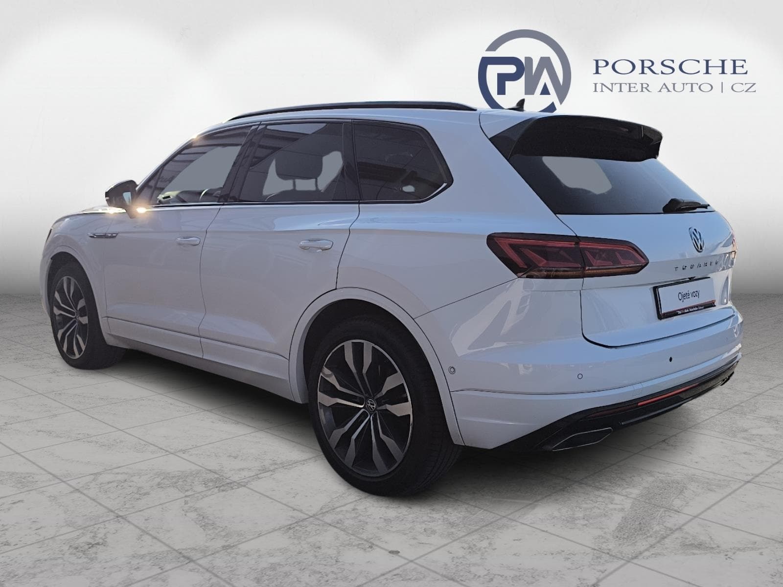 2020 Volkswagen Touareg - 22