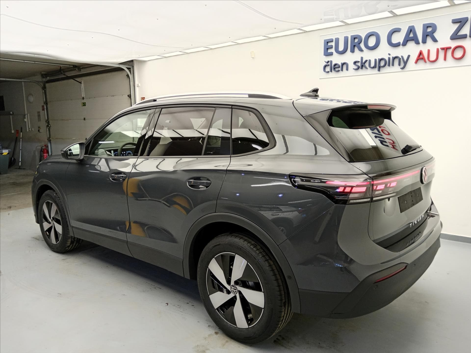 Volkswagen TIGUAN - 4