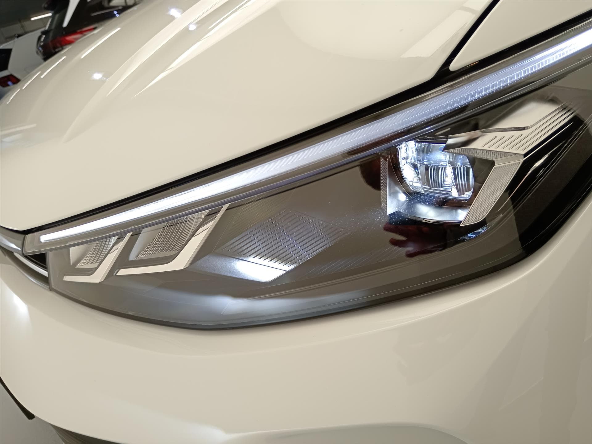 Volkswagen PASSAT - 10
