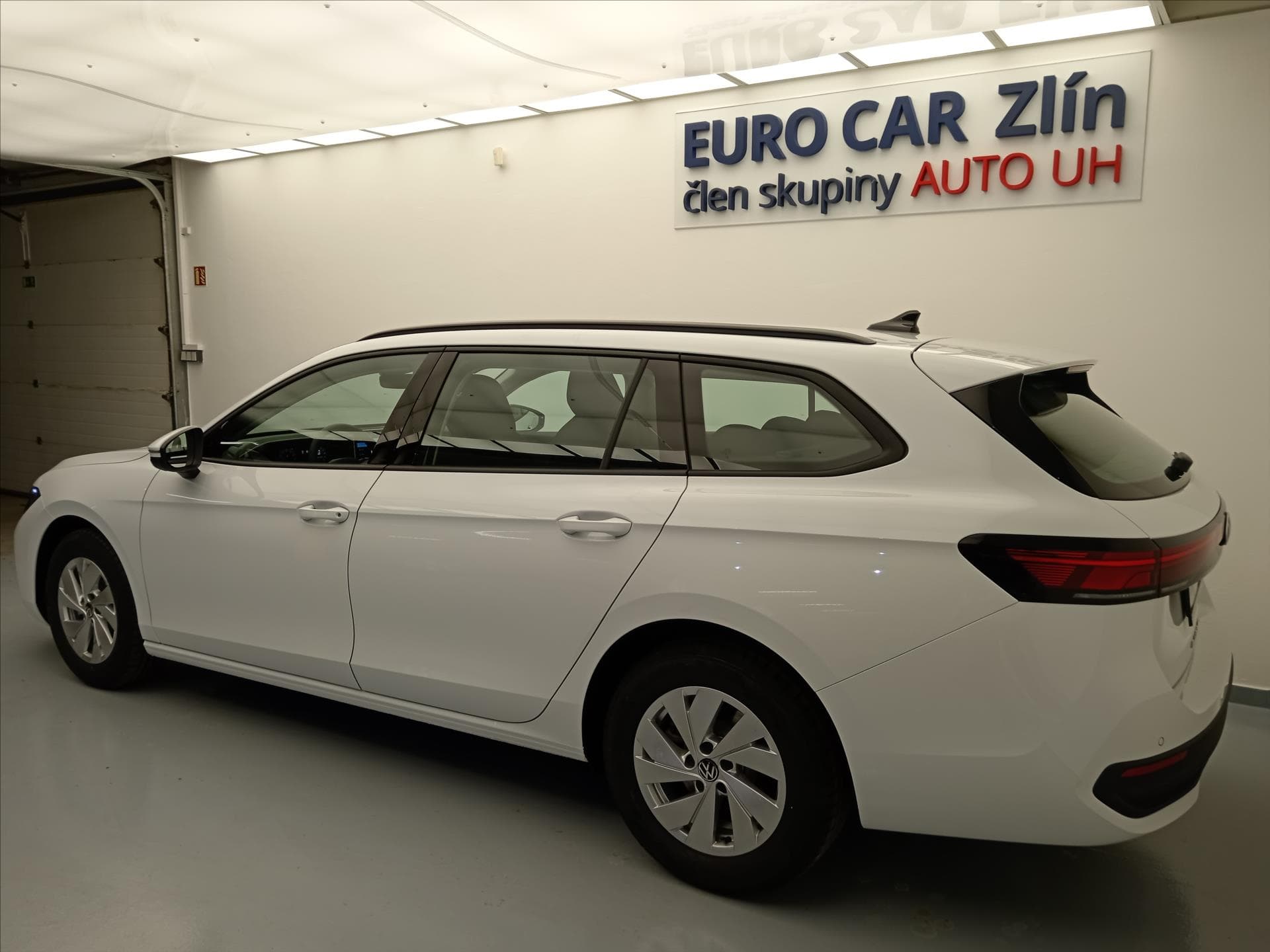 Volkswagen PASSAT - 4
