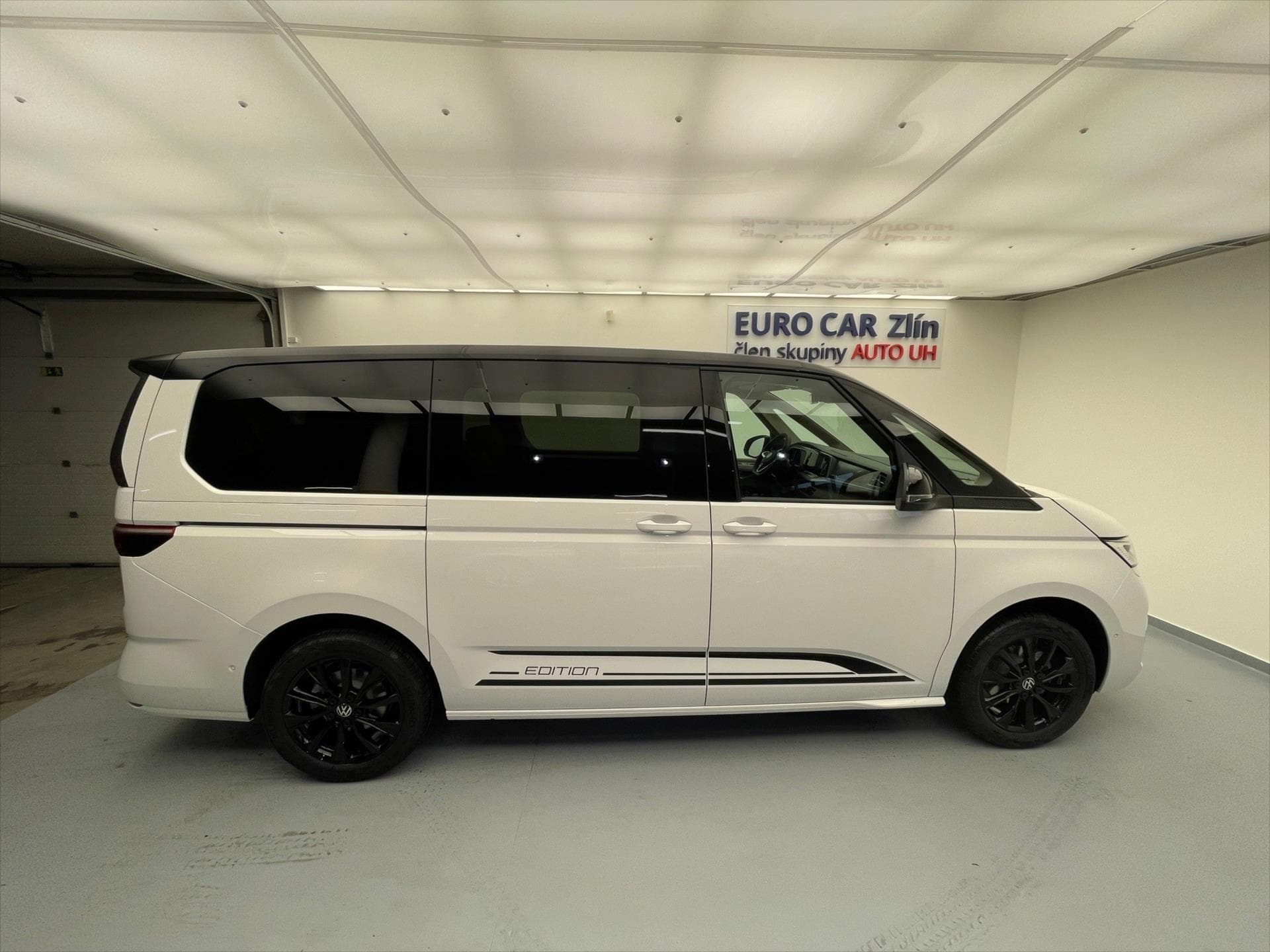 Volkswagen MULTIVAN - 4