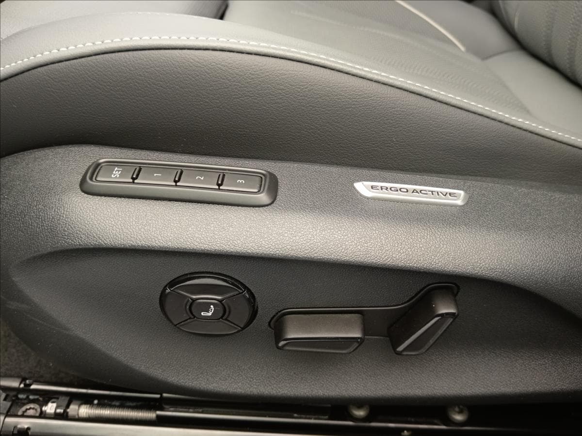 2024 Volkswagen PASSAT - 12