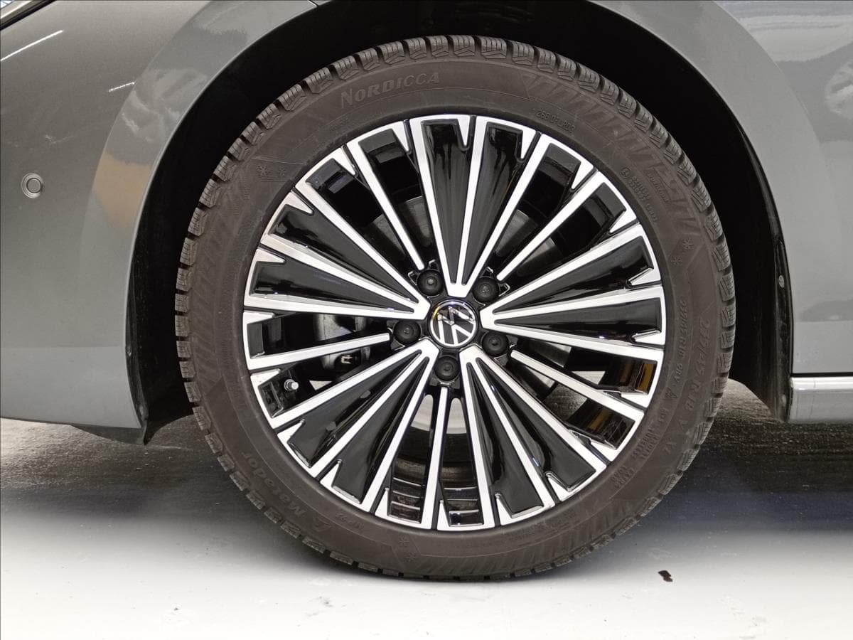2024 Volkswagen PASSAT - 9