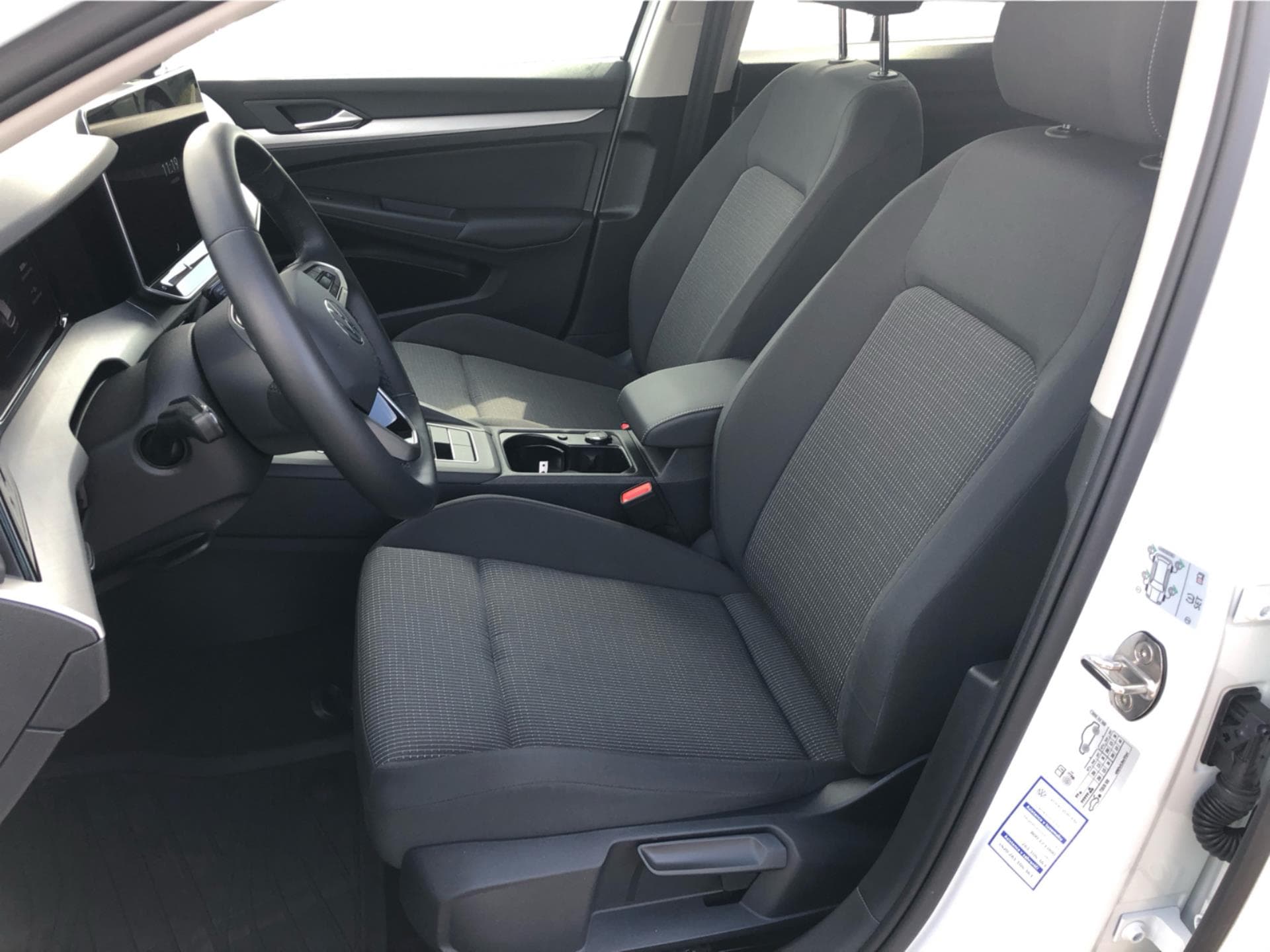 2025 Volkswagen GOLF - 11