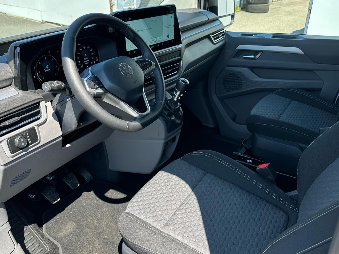 Volkswagen CARAVELLE - 11