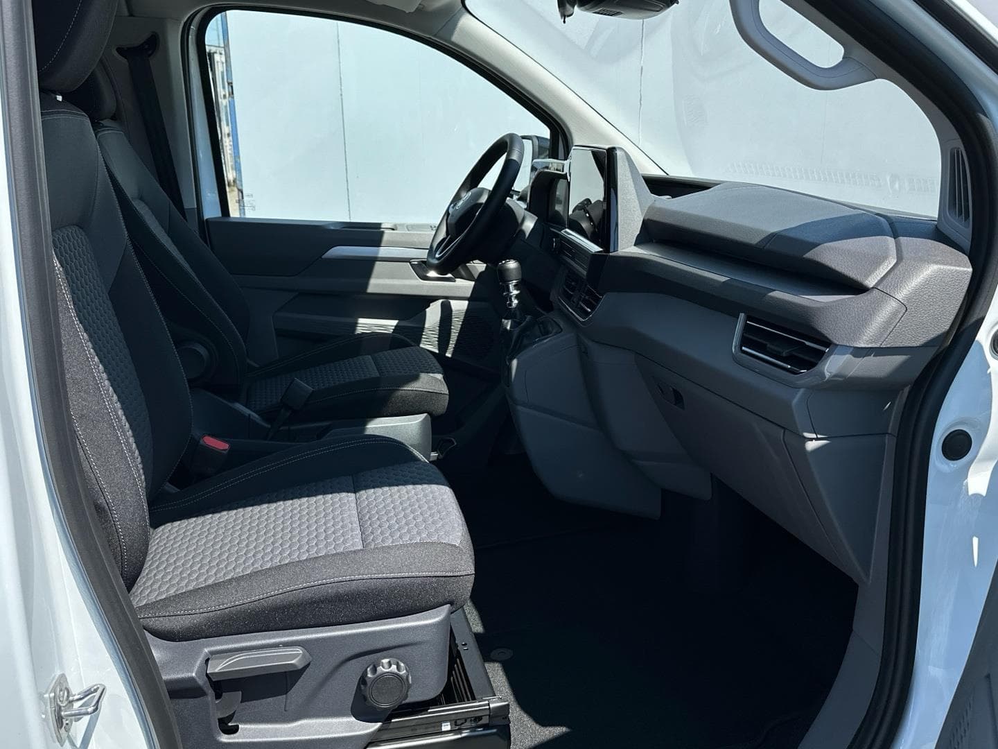 Volkswagen CARAVELLE - 12