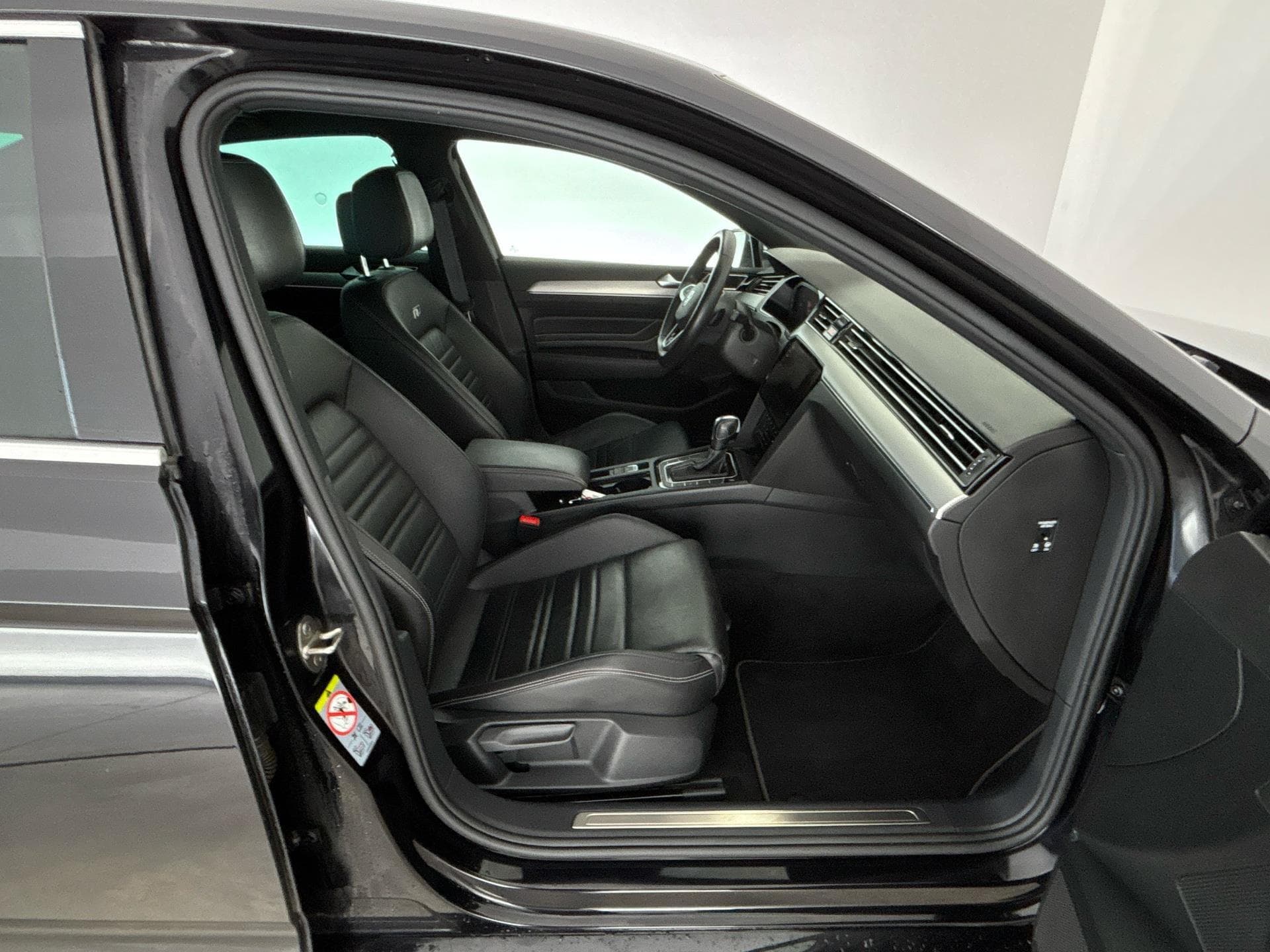 2020 Volkswagen PASSAT - 9