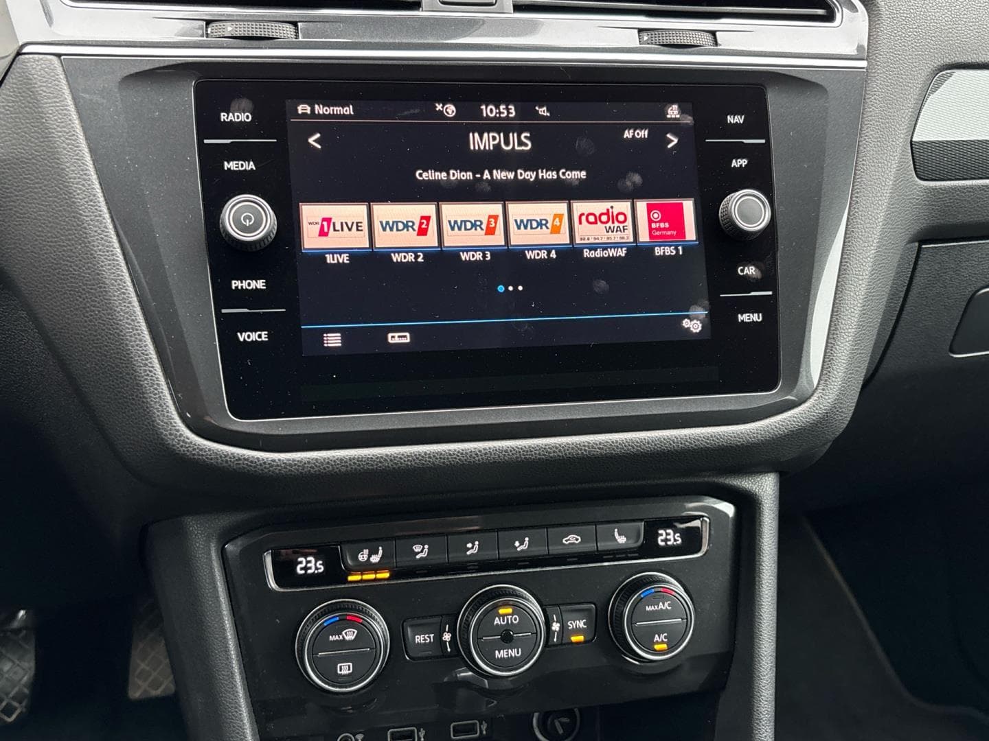 2017 Volkswagen TIGUAN - 12