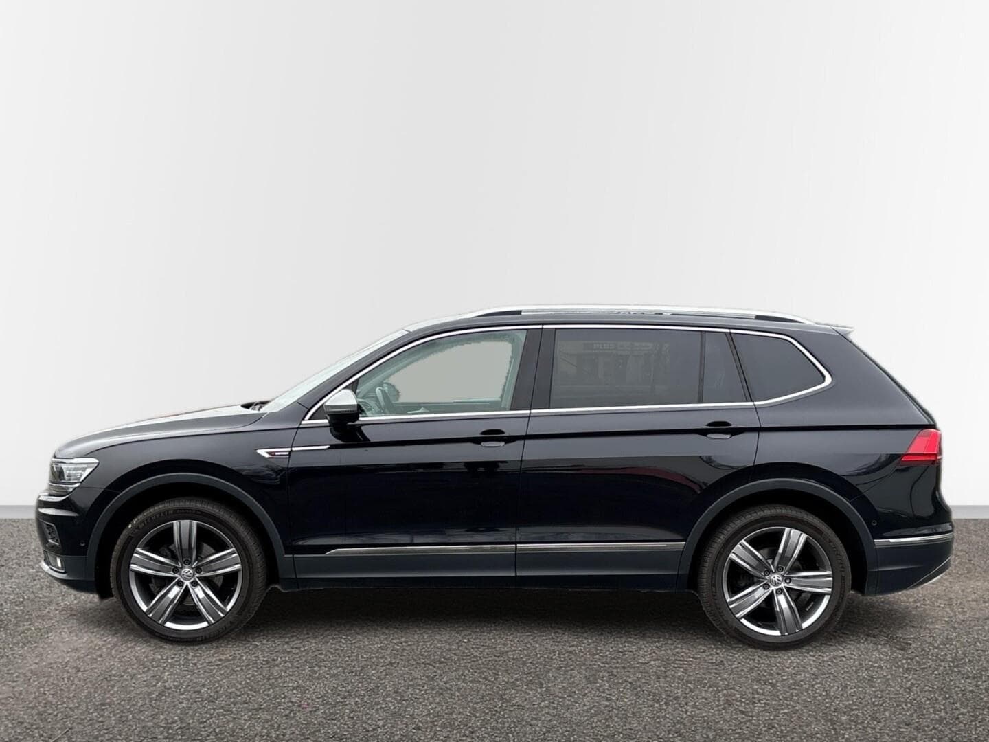 2017 Volkswagen TIGUAN - 3