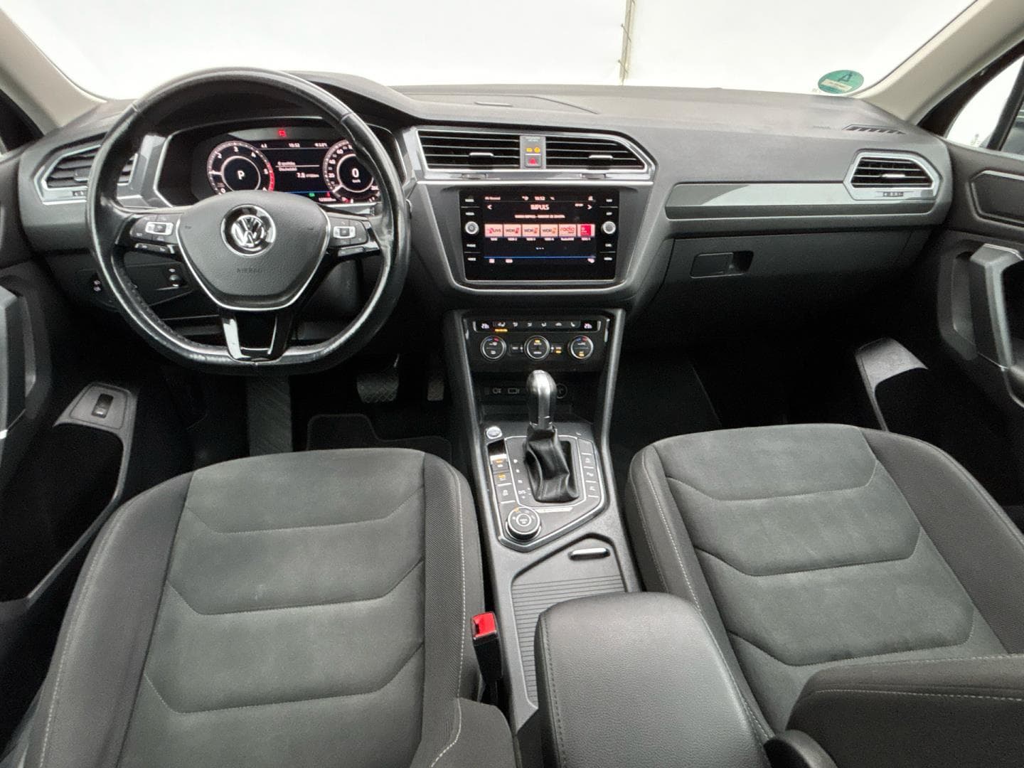 2017 Volkswagen TIGUAN - 5
