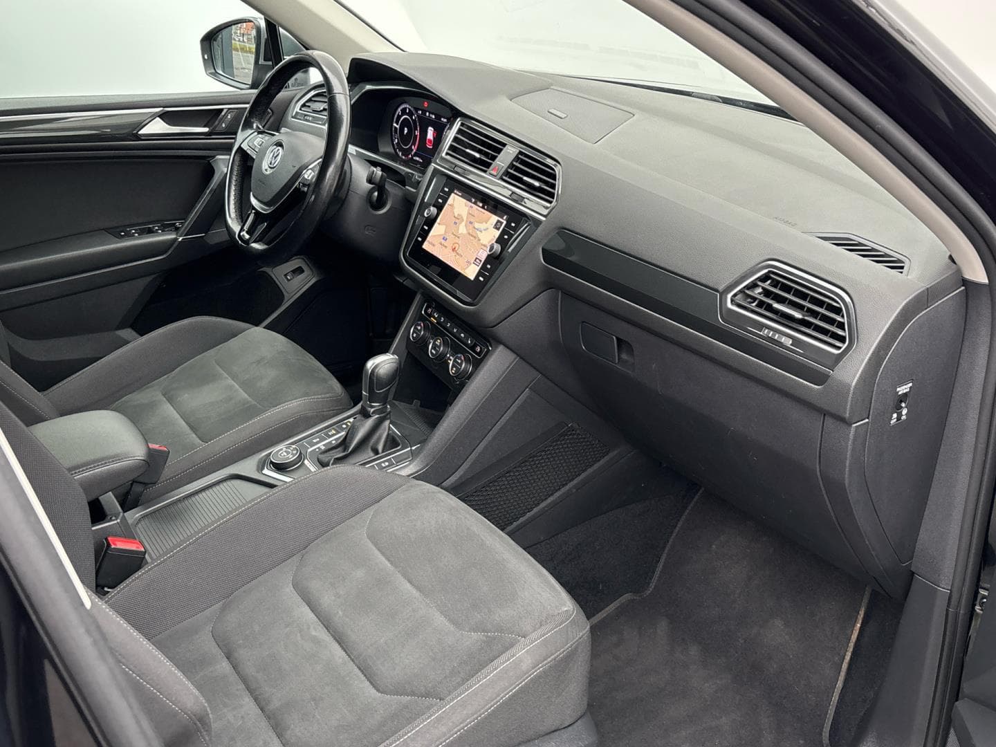 2017 Volkswagen TIGUAN - 9
