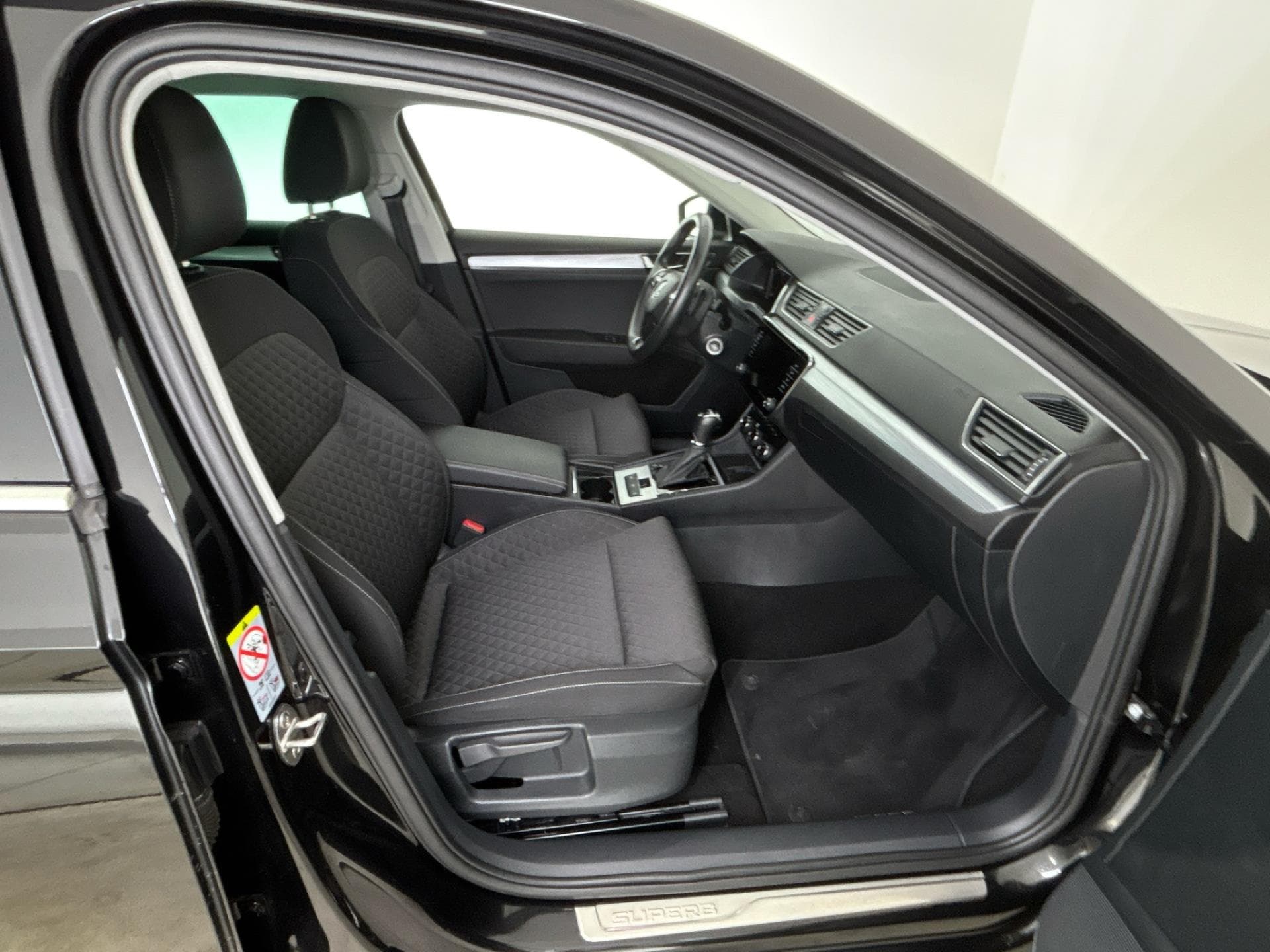 2023 Škoda SUPERB - 9