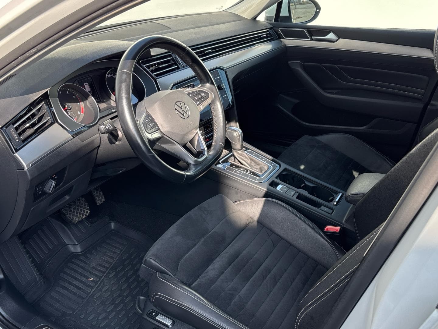 2020 Volkswagen PASSAT - 6