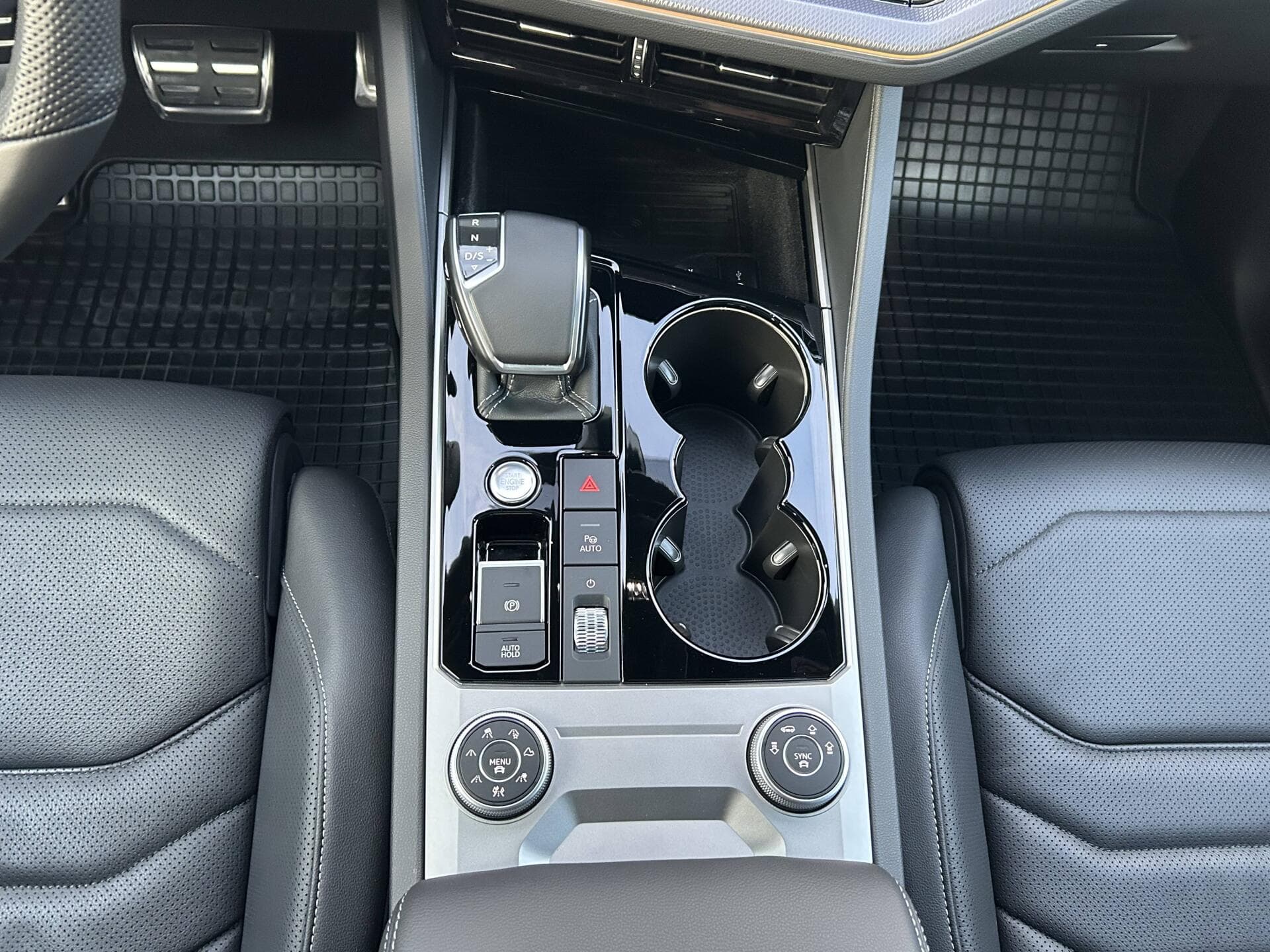 2023 Volkswagen Touareg - 10