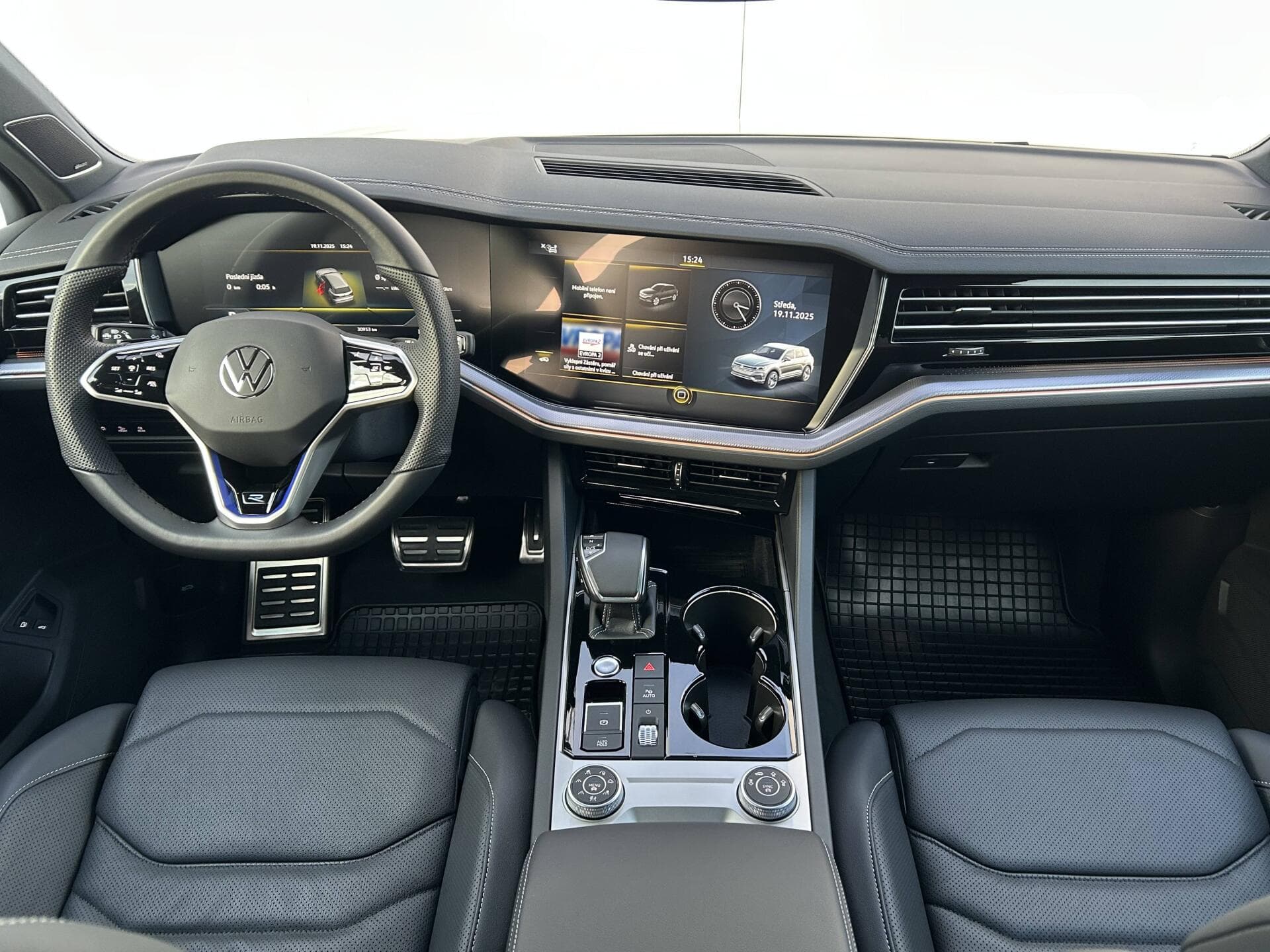 2023 Volkswagen Touareg - 11