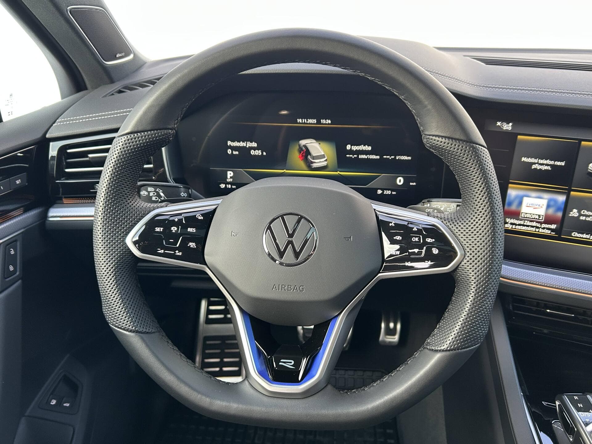 2023 Volkswagen Touareg - 12