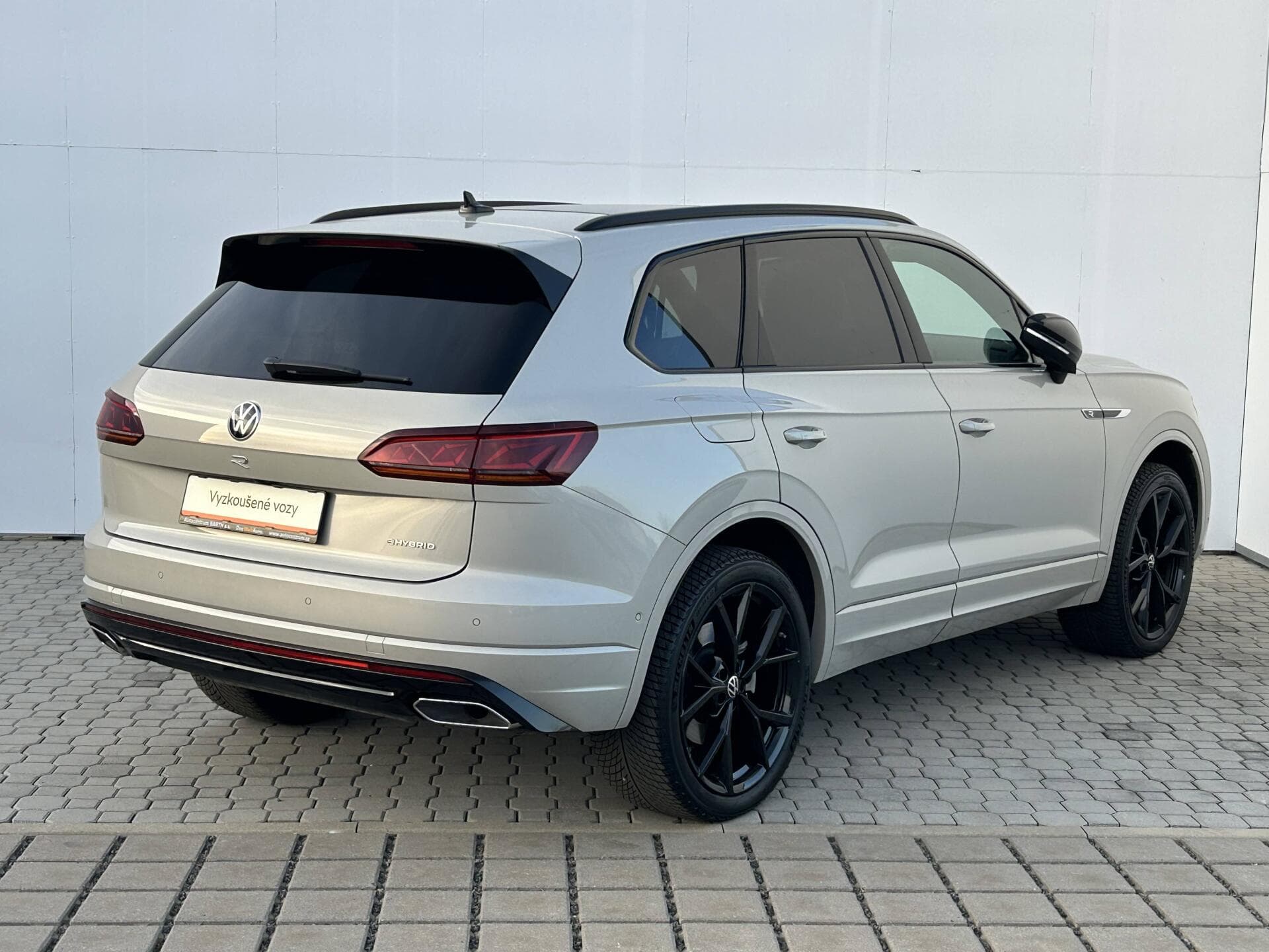 2023 Volkswagen Touareg - 2