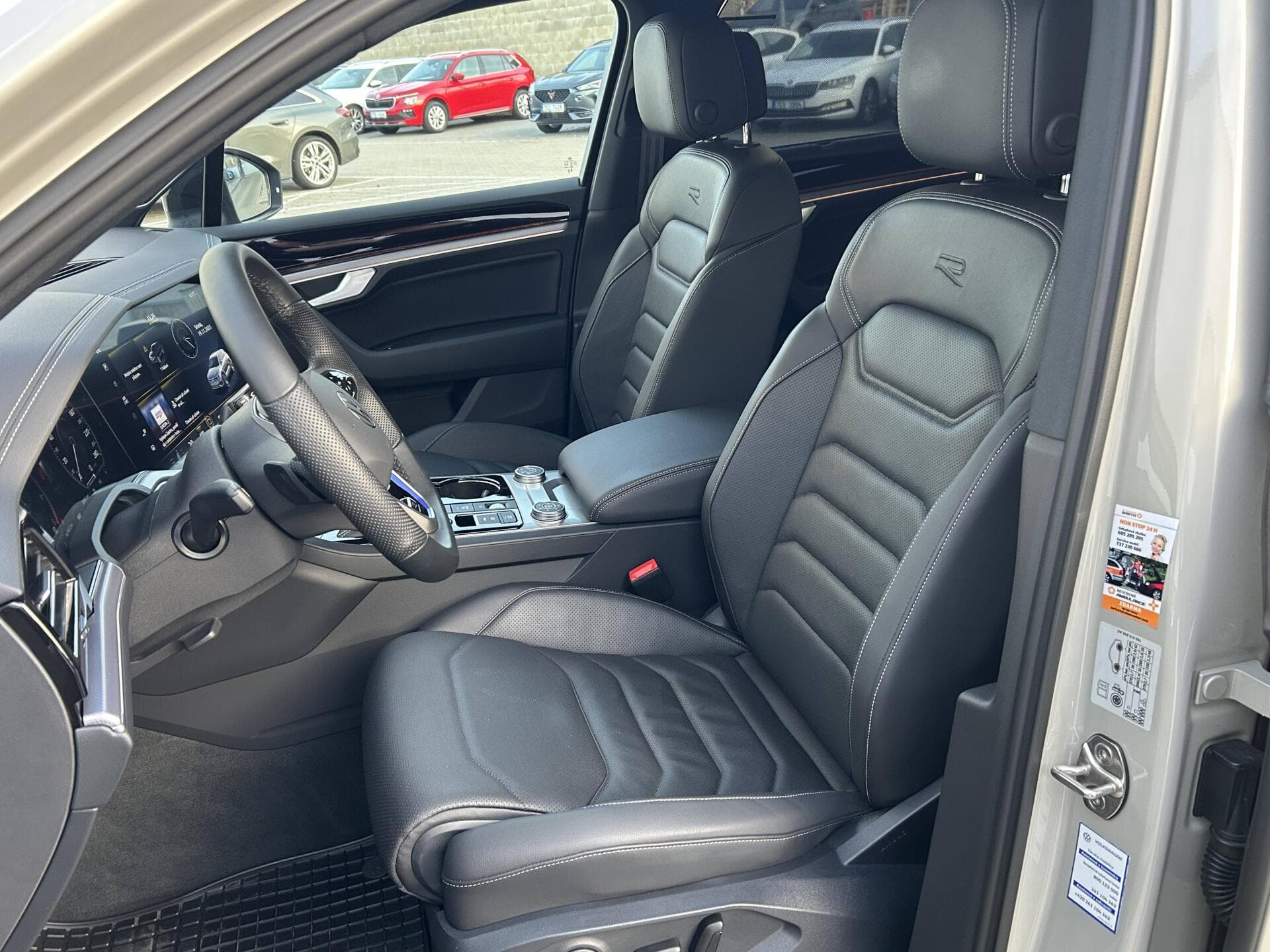 2023 Volkswagen Touareg - 6