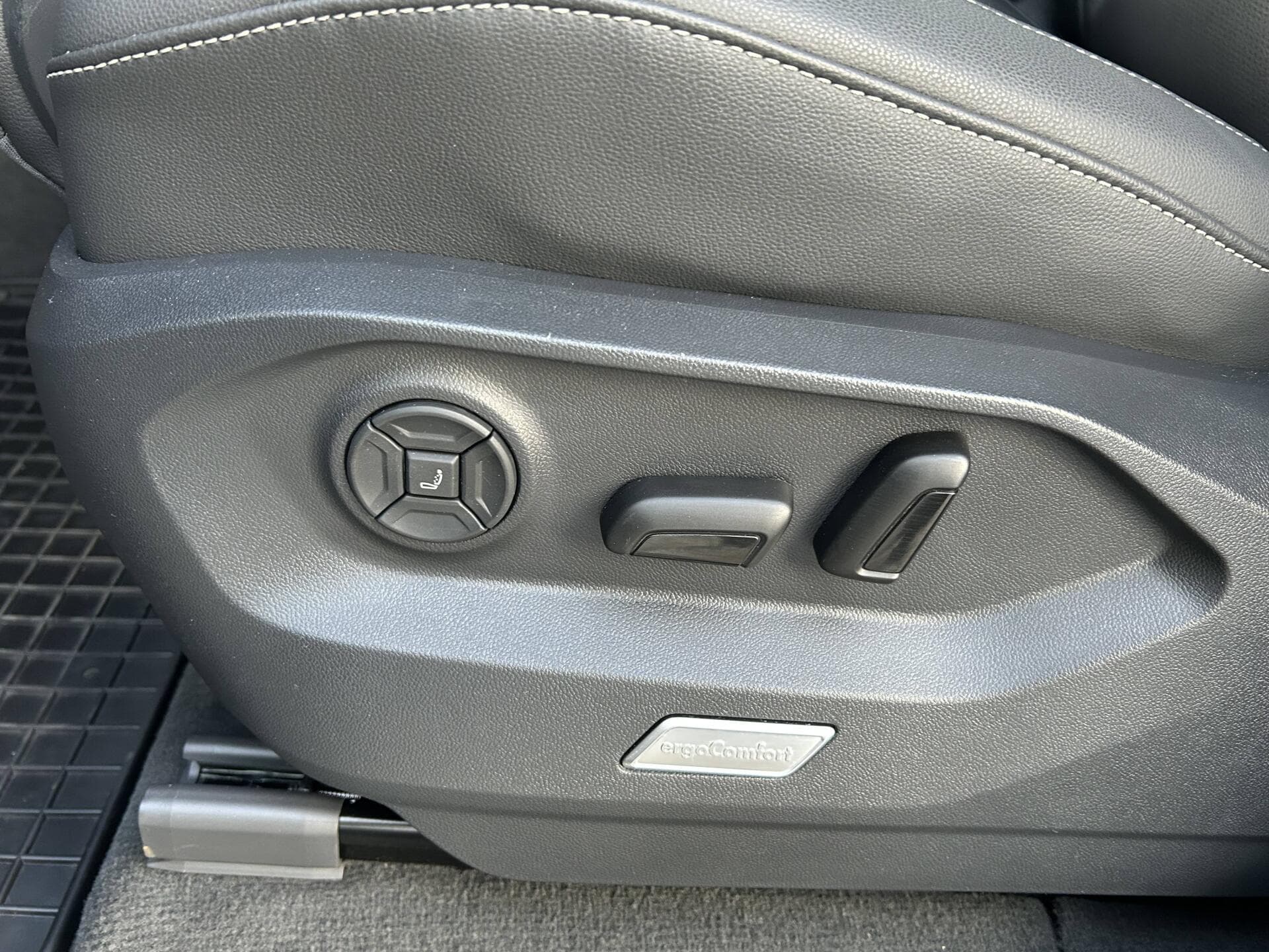 2023 Volkswagen Touareg - 7