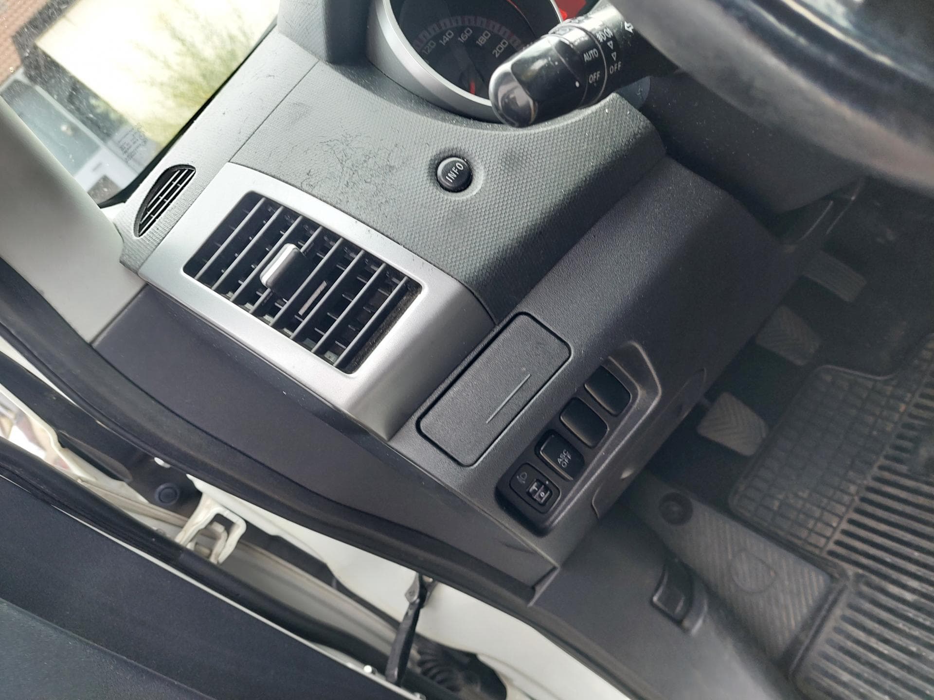 Citroen C-CROSSER - 11