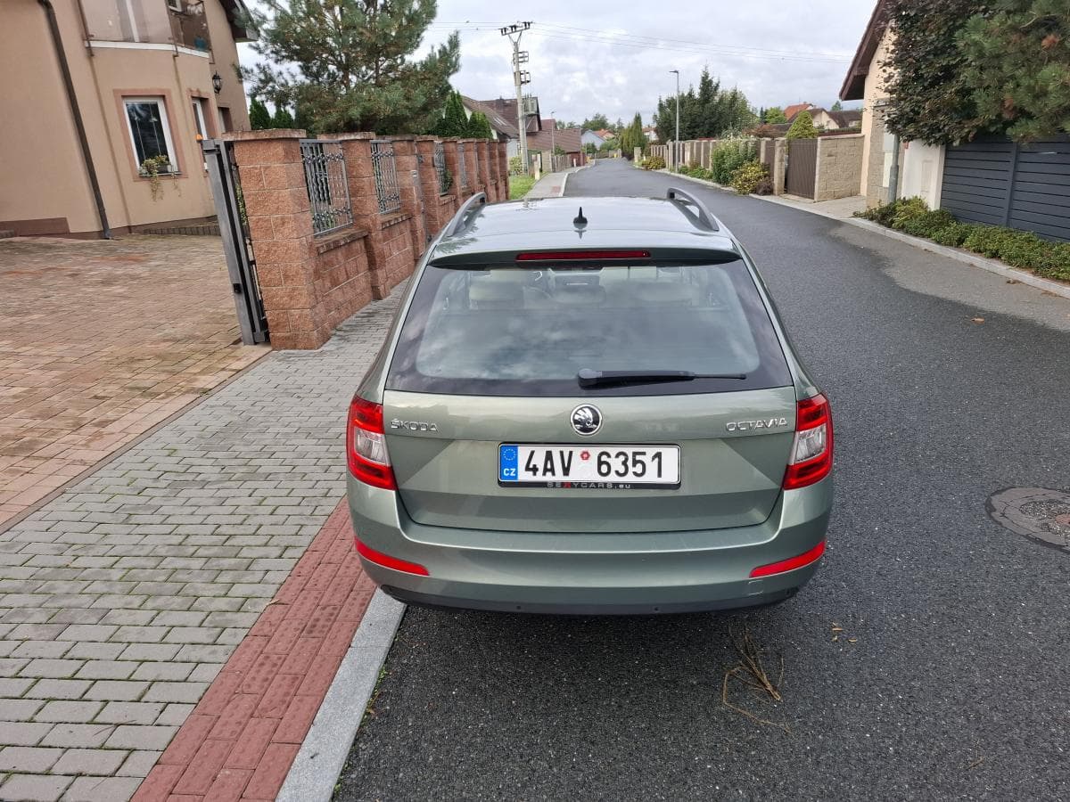 Škoda OCTAVIA - 2