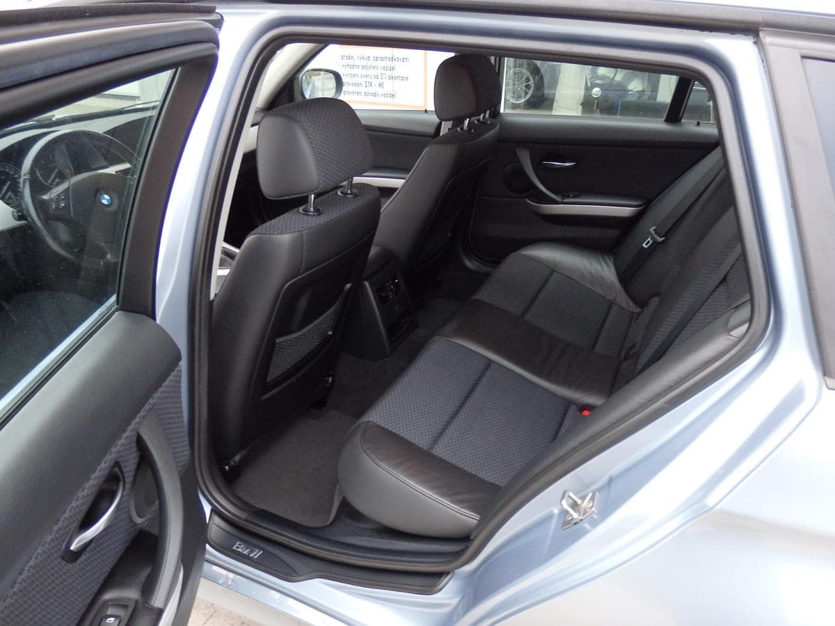 2010 BMW 3-Series - 7