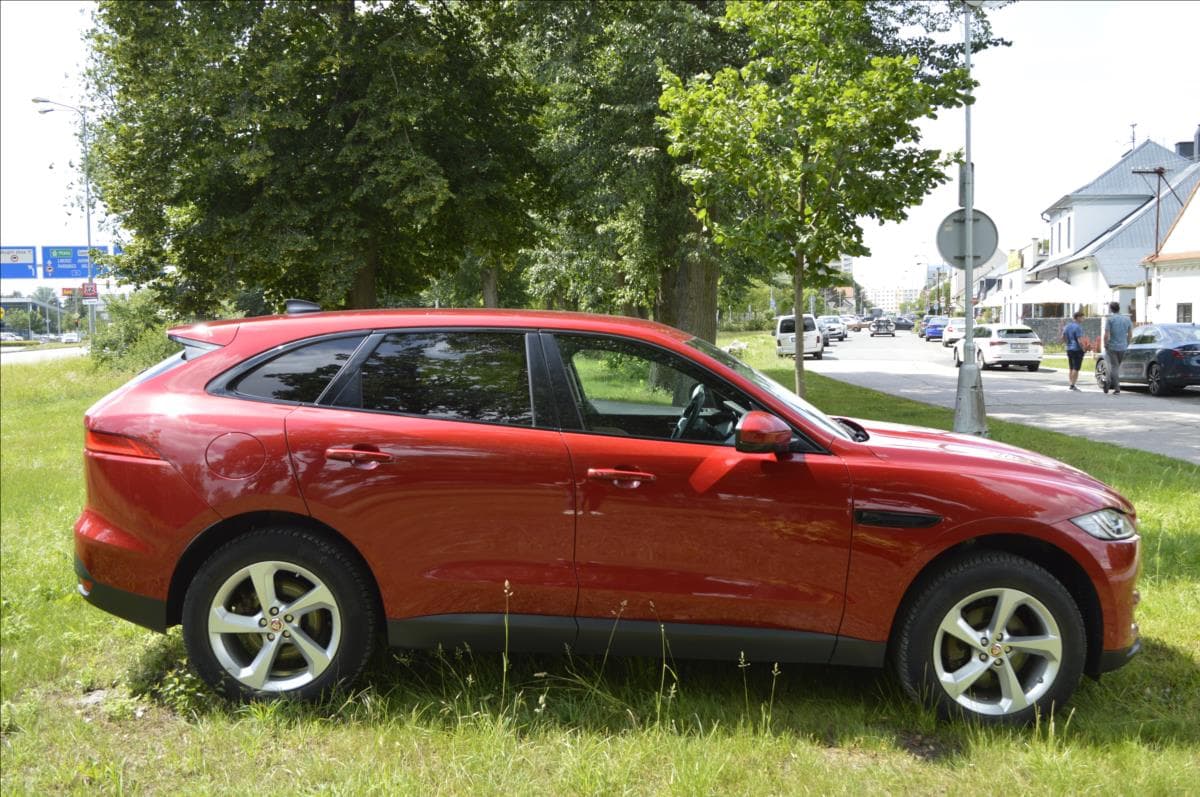 2019 Jaguar F-PACE - 4