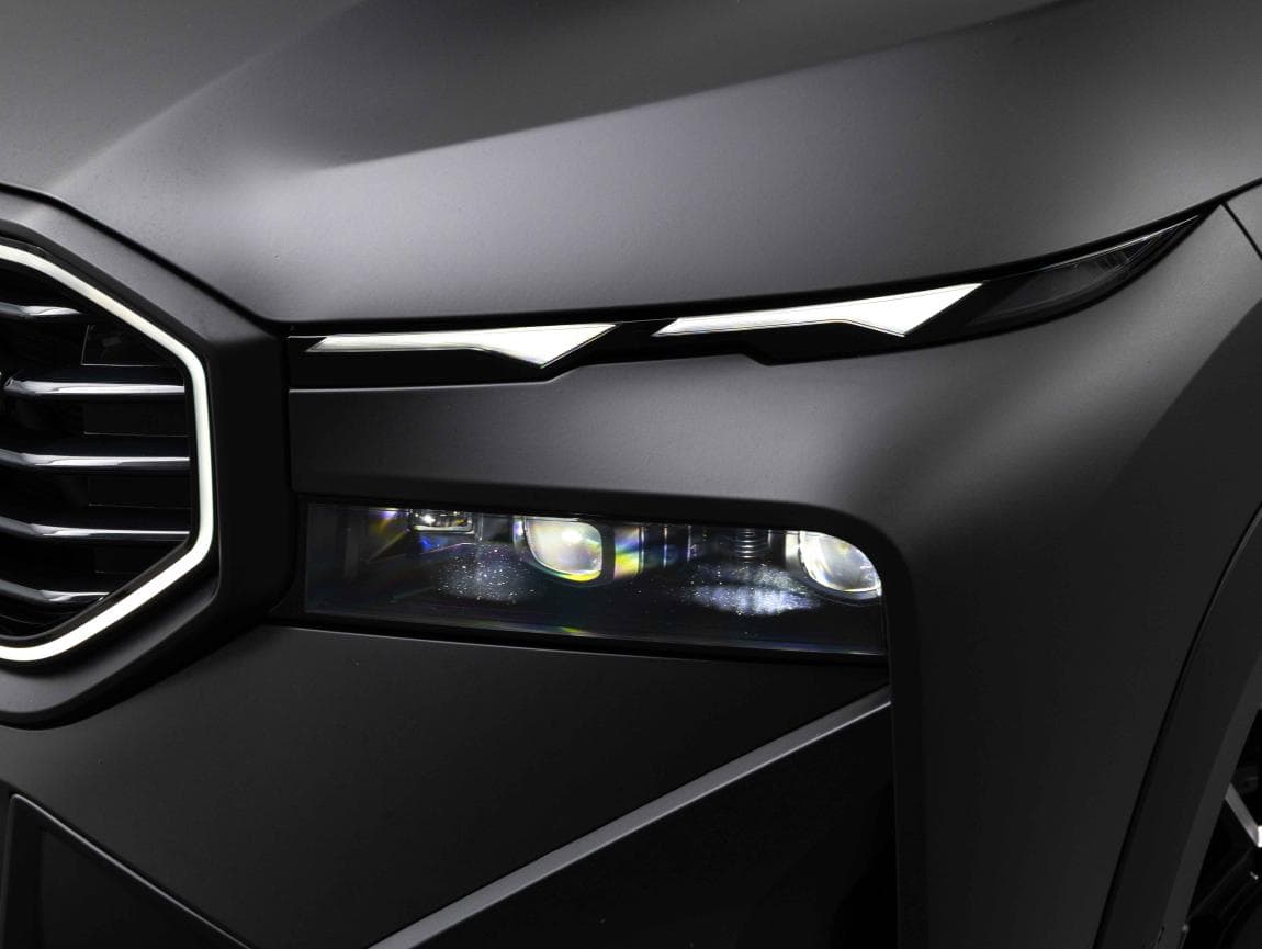 2025 BMW Xm - 8