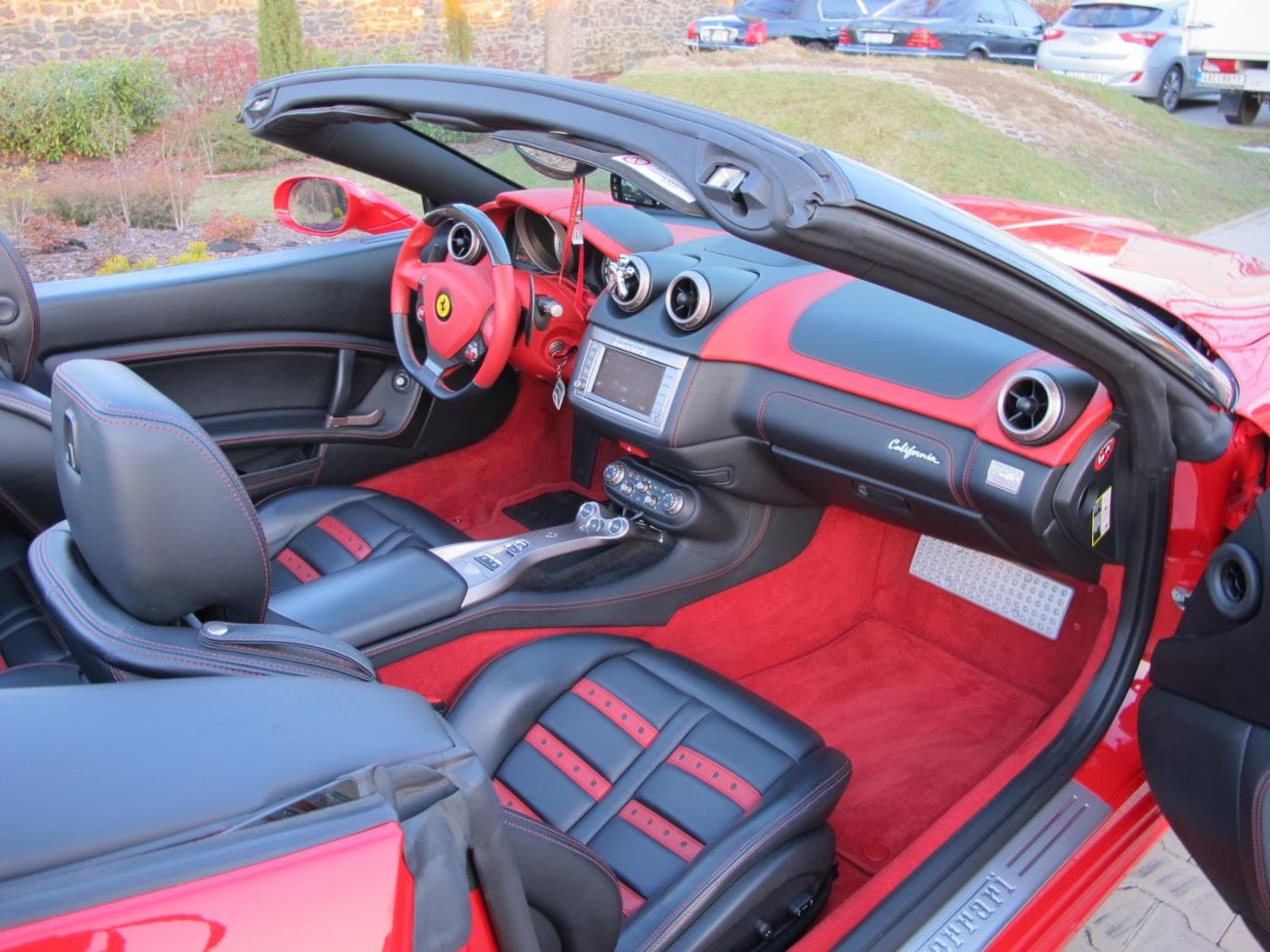 2010 Ferrari California - 11