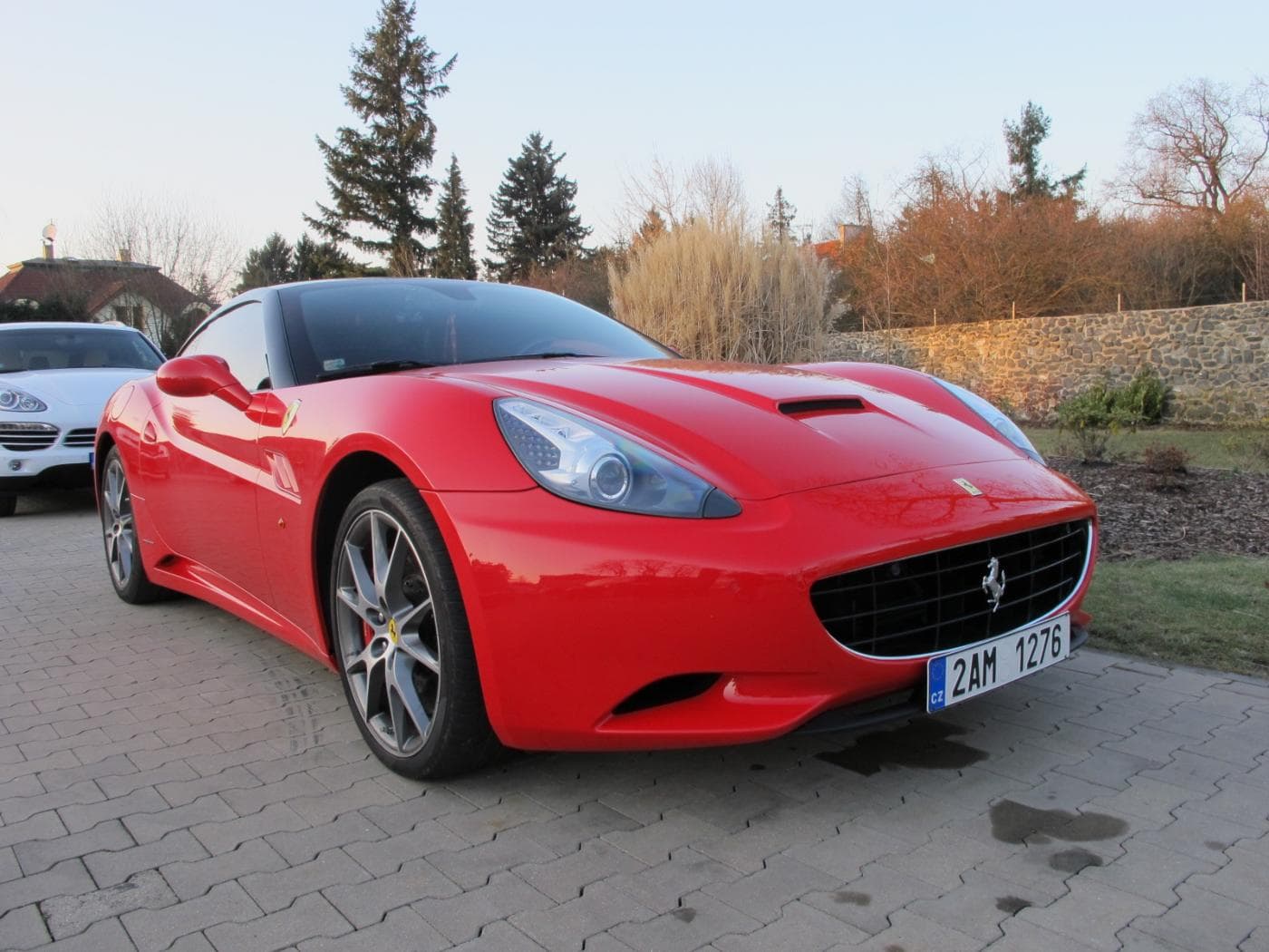 2010 Ferrari California - 3