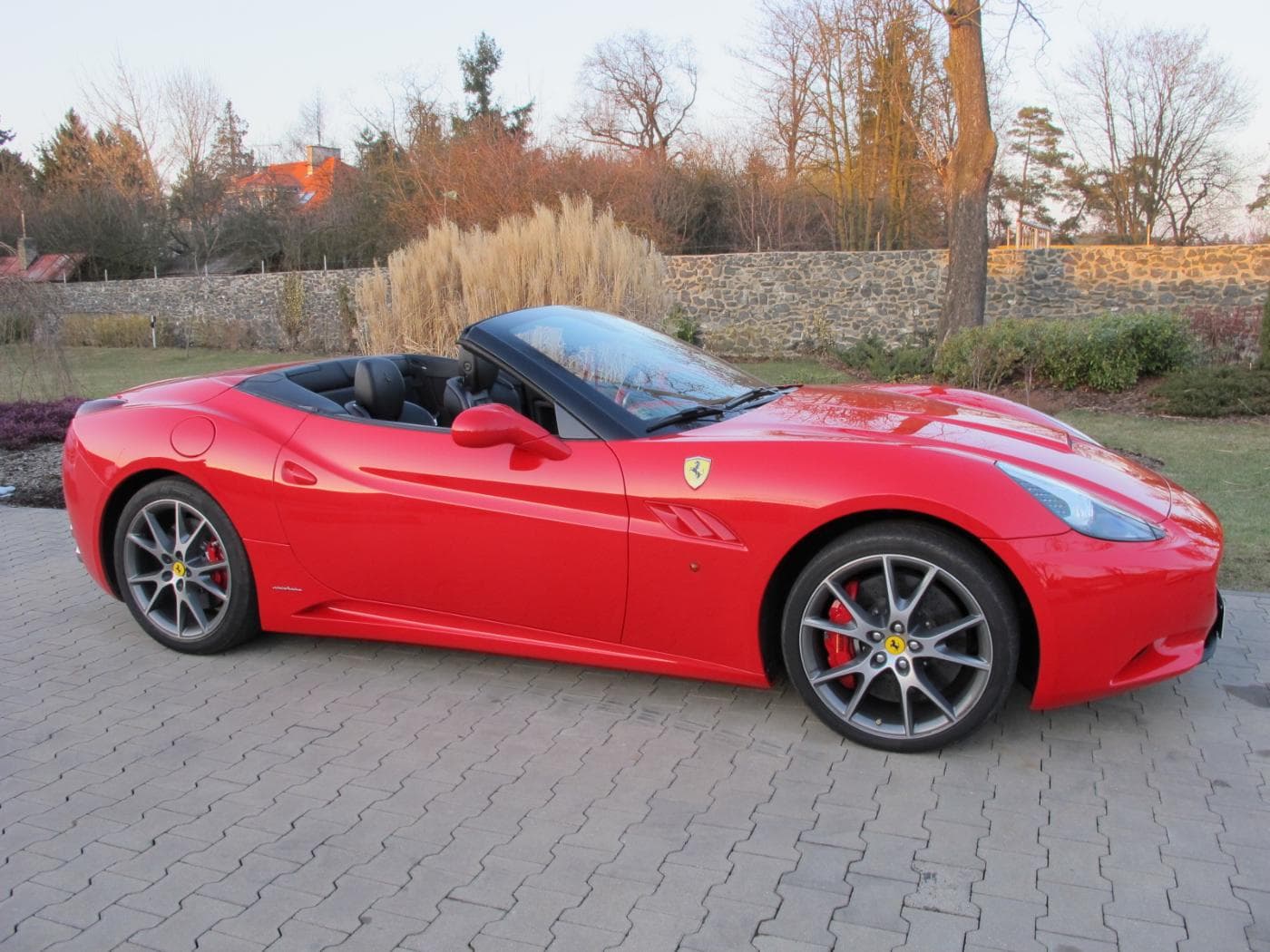 2010 Ferrari California - 7