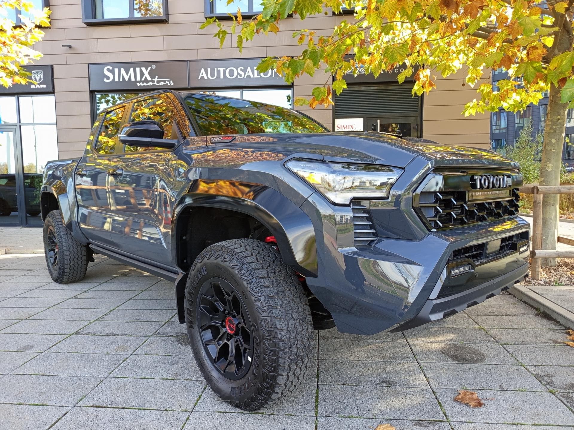 Toyota Tacoma - 3