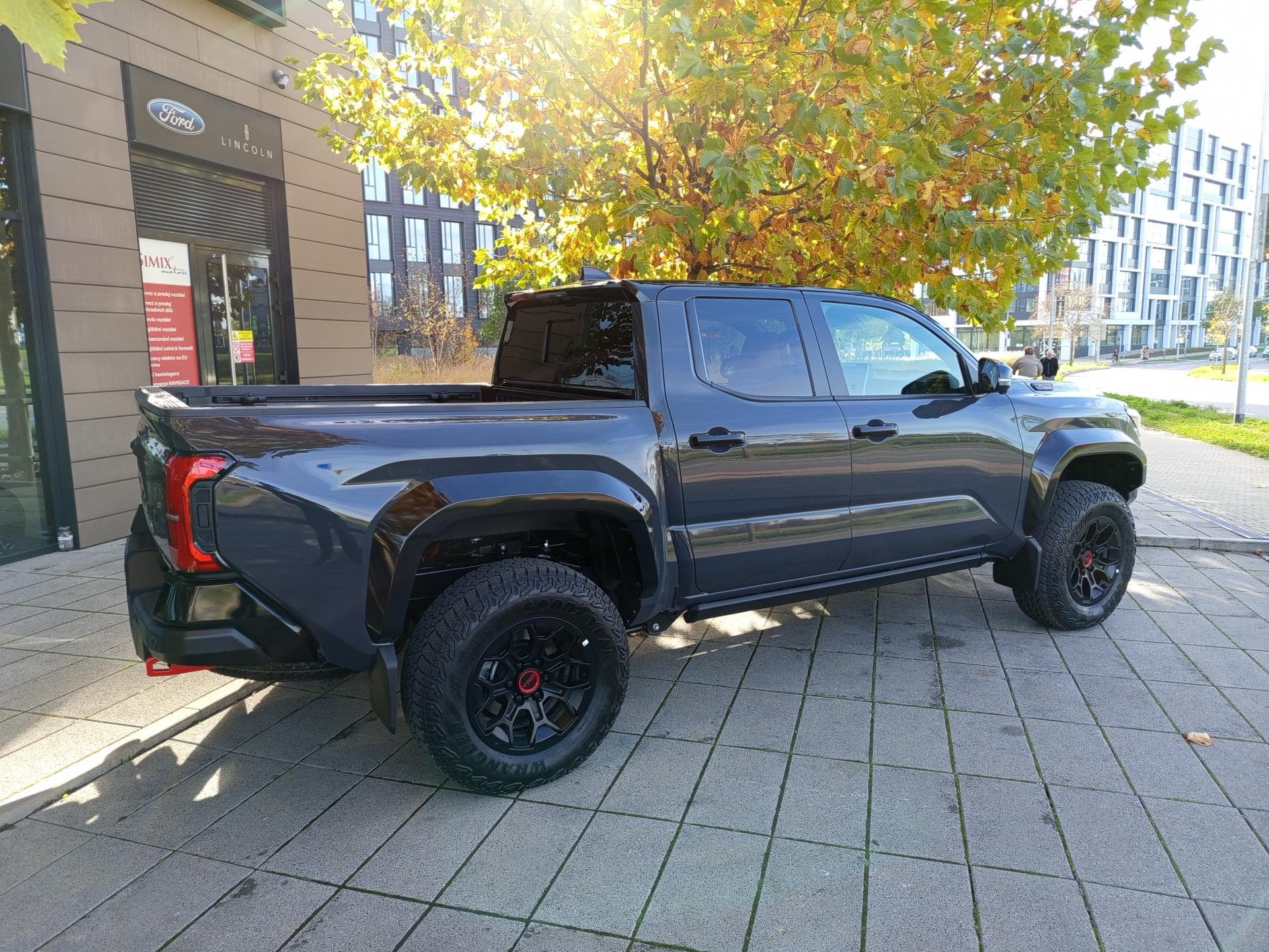 Toyota Tacoma - 7