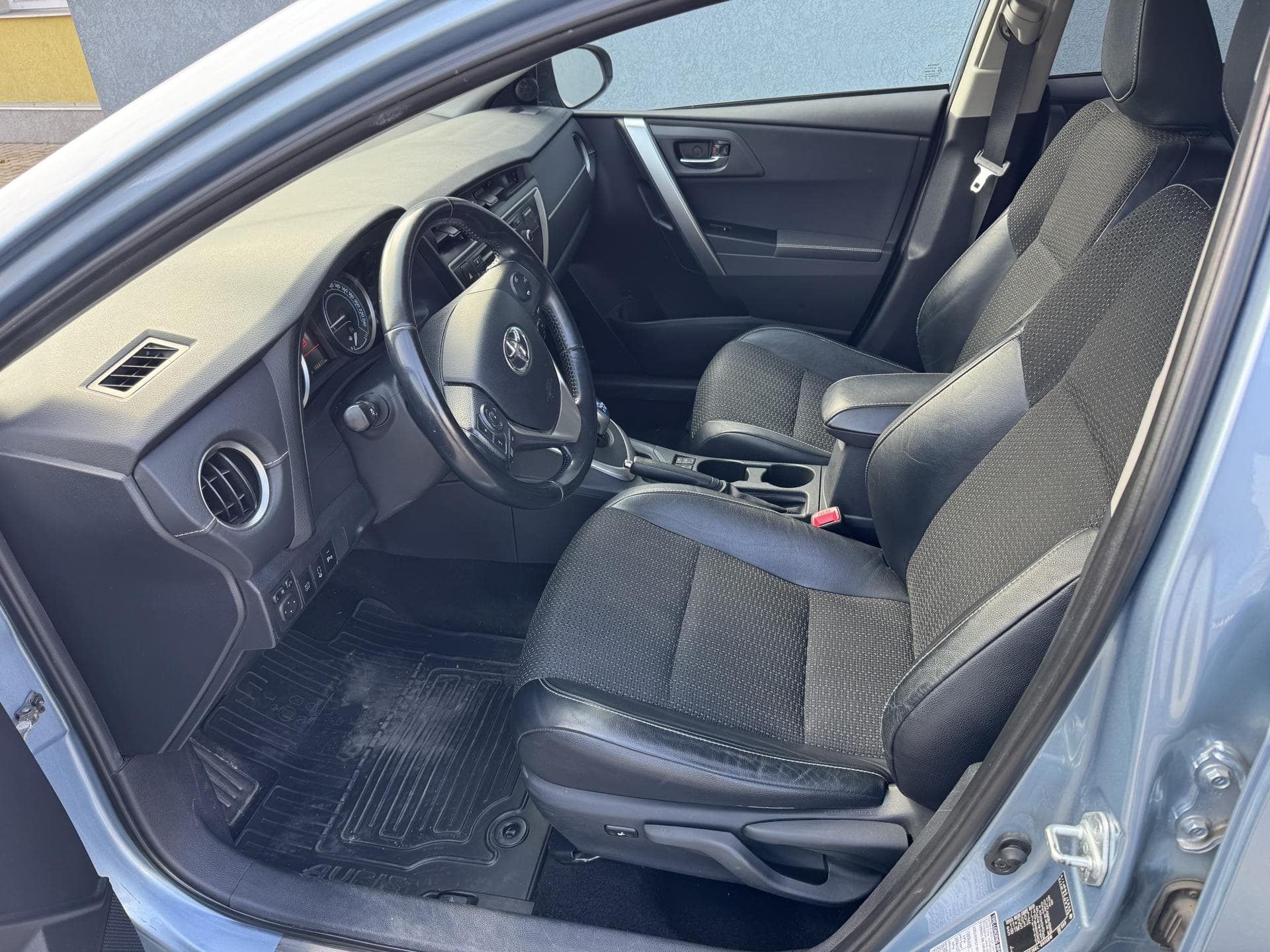 2013 Toyota Auris - 5