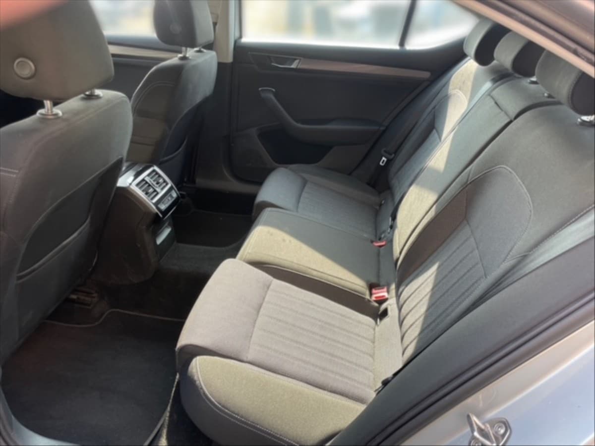 2020 Škoda Superb - 8