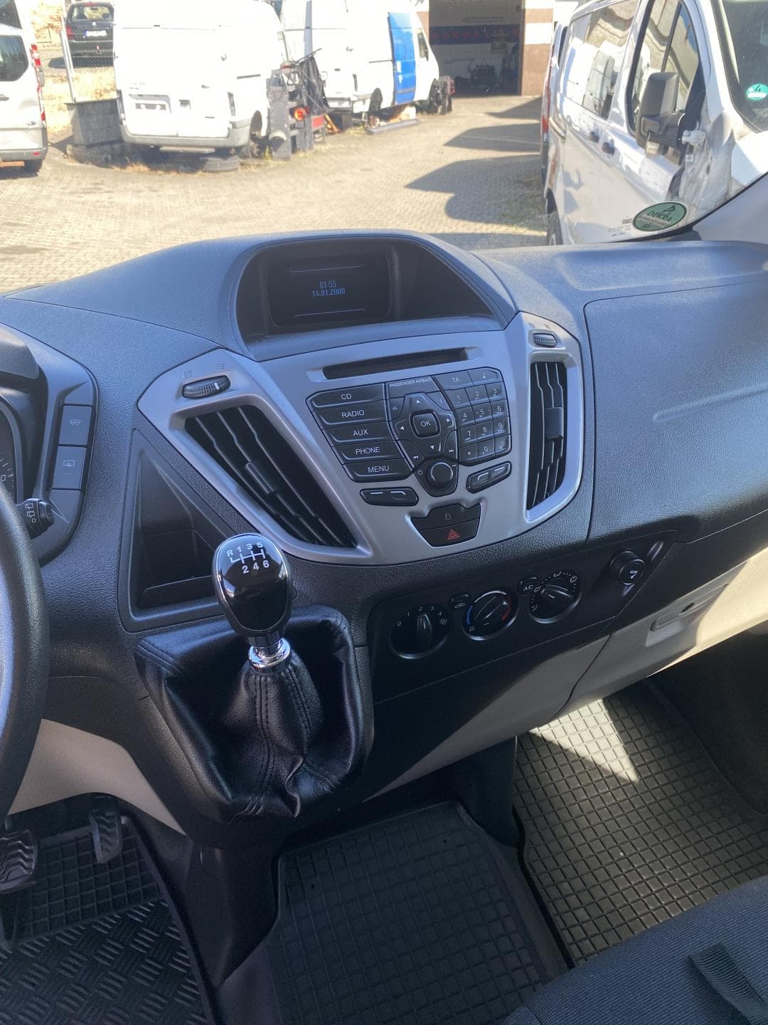 Ford TOURNEO - 8
