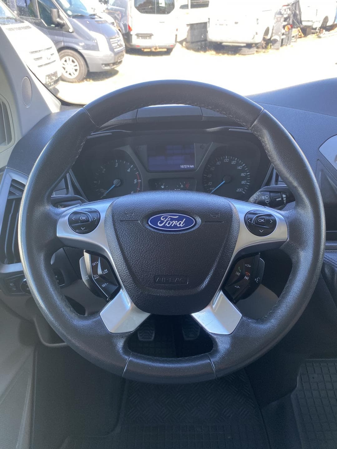 Ford TOURNEO - 9