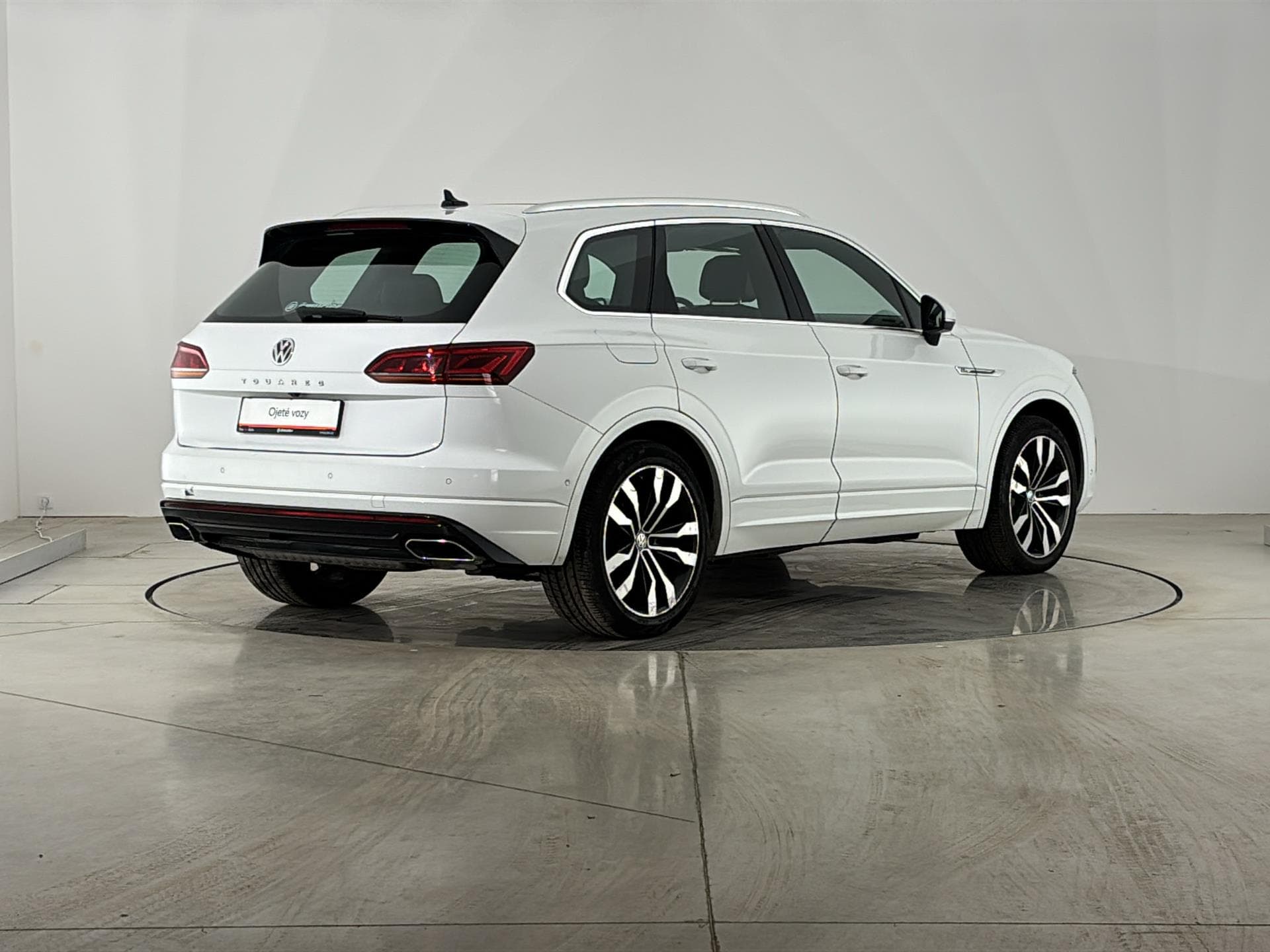 2018 Volkswagen Touareg - 4