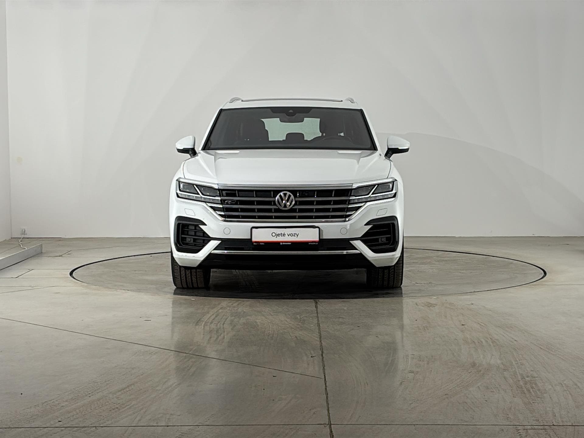 2018 Volkswagen Touareg - 10