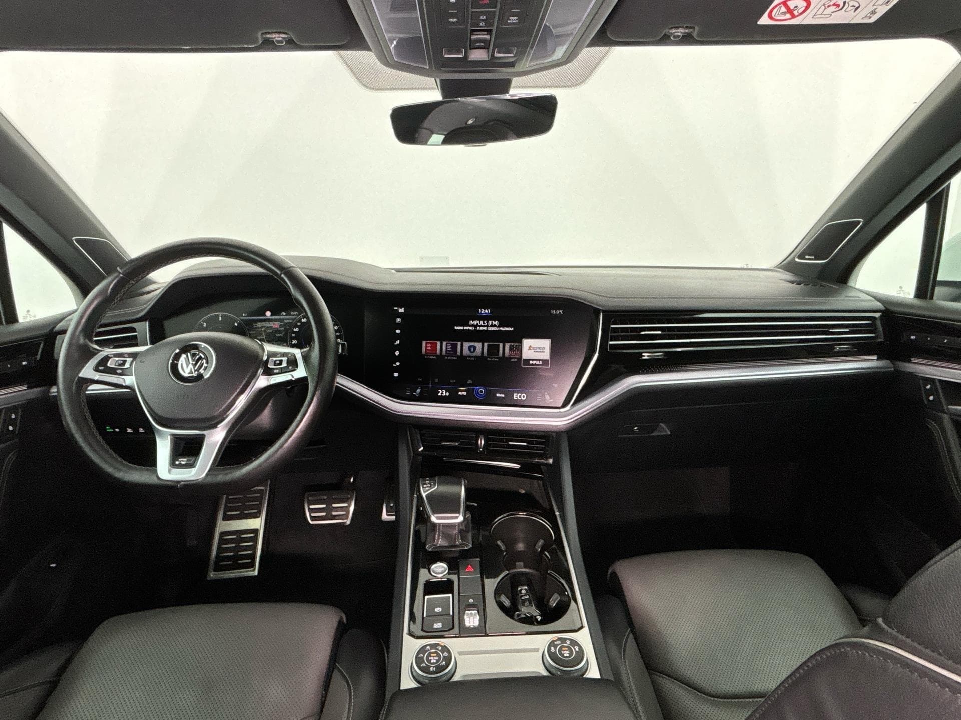 2018 Volkswagen Touareg - 13