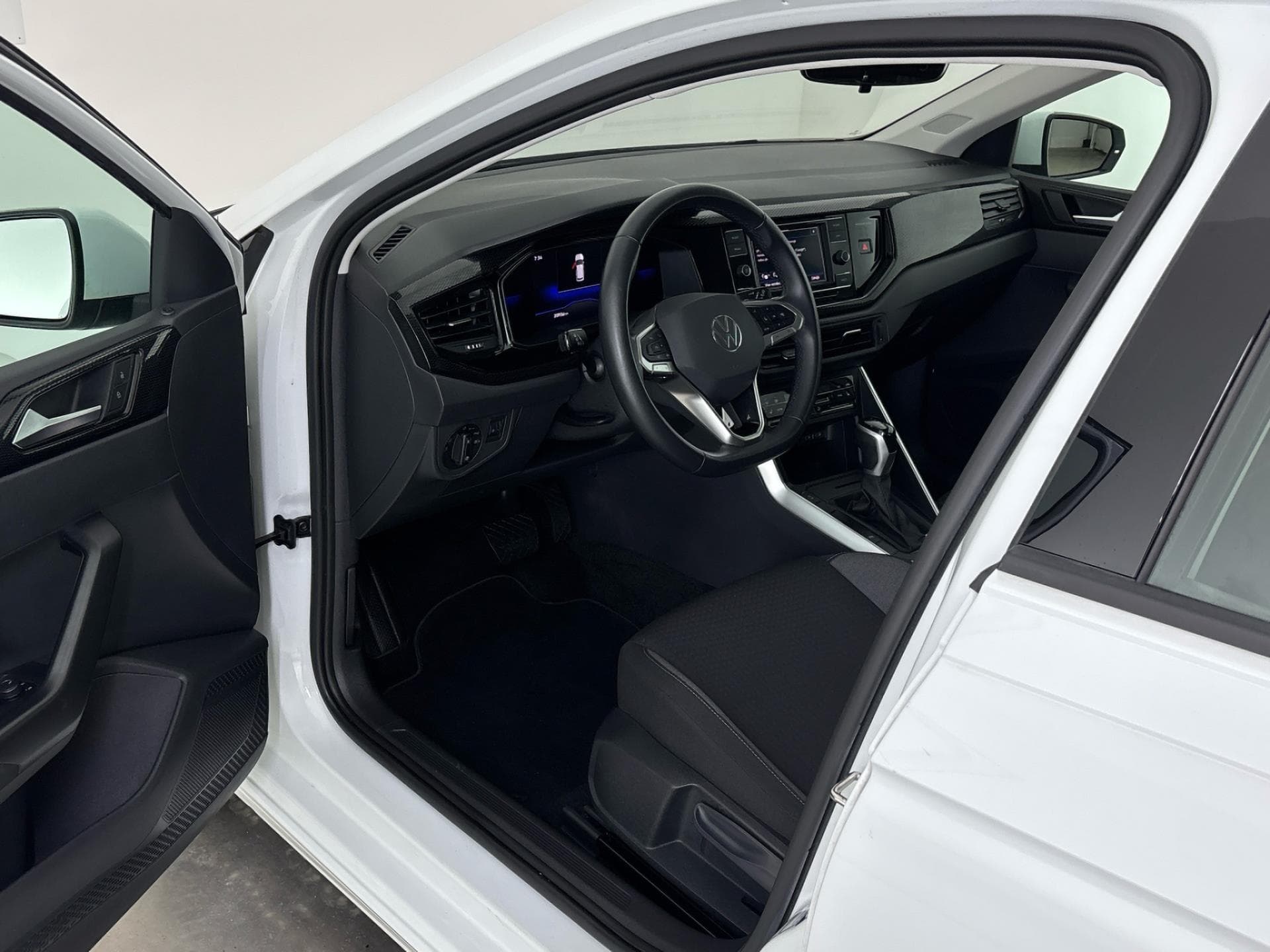 2023 Volkswagen POLO - 6