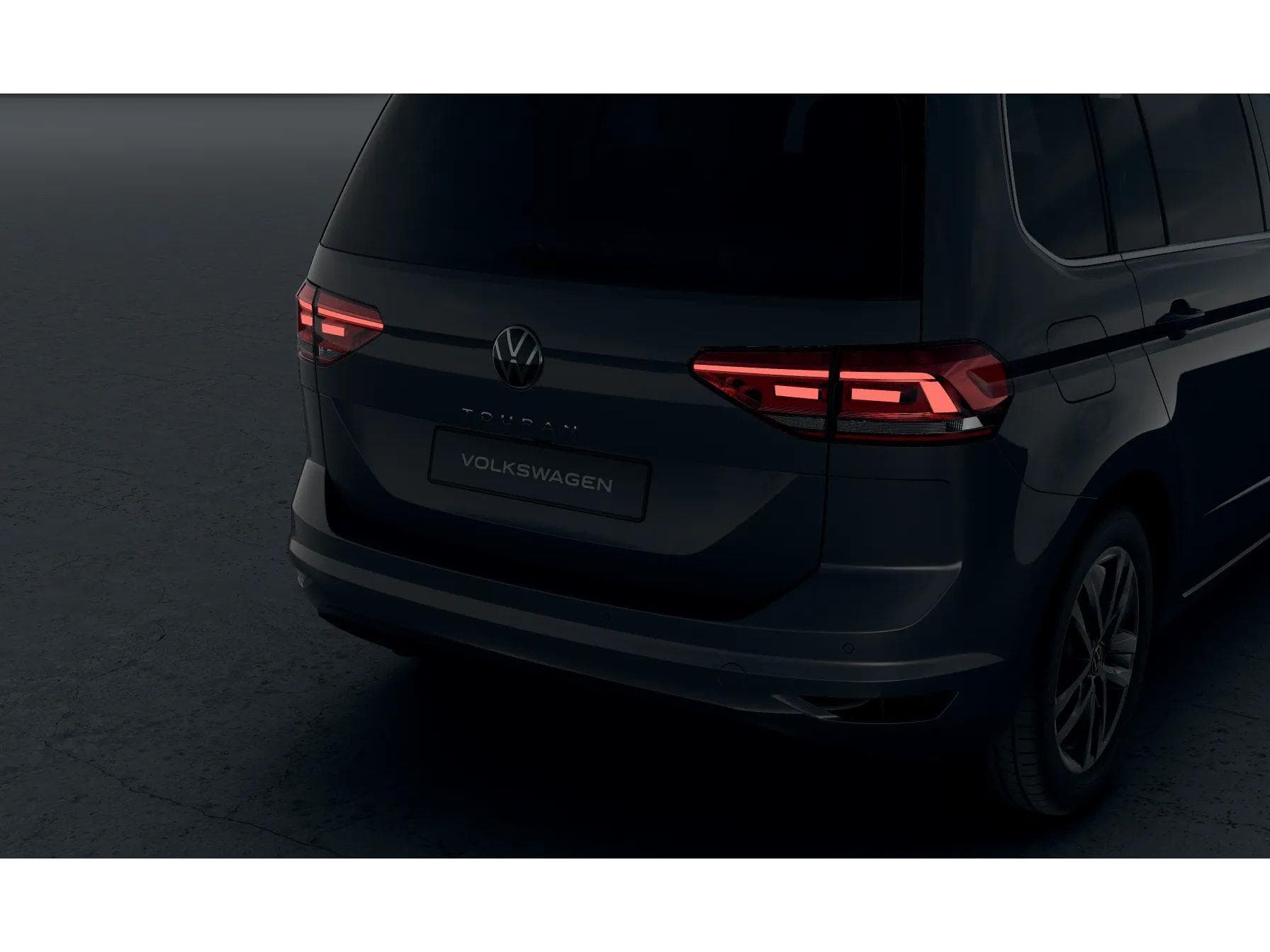 Volkswagen Touran - 4